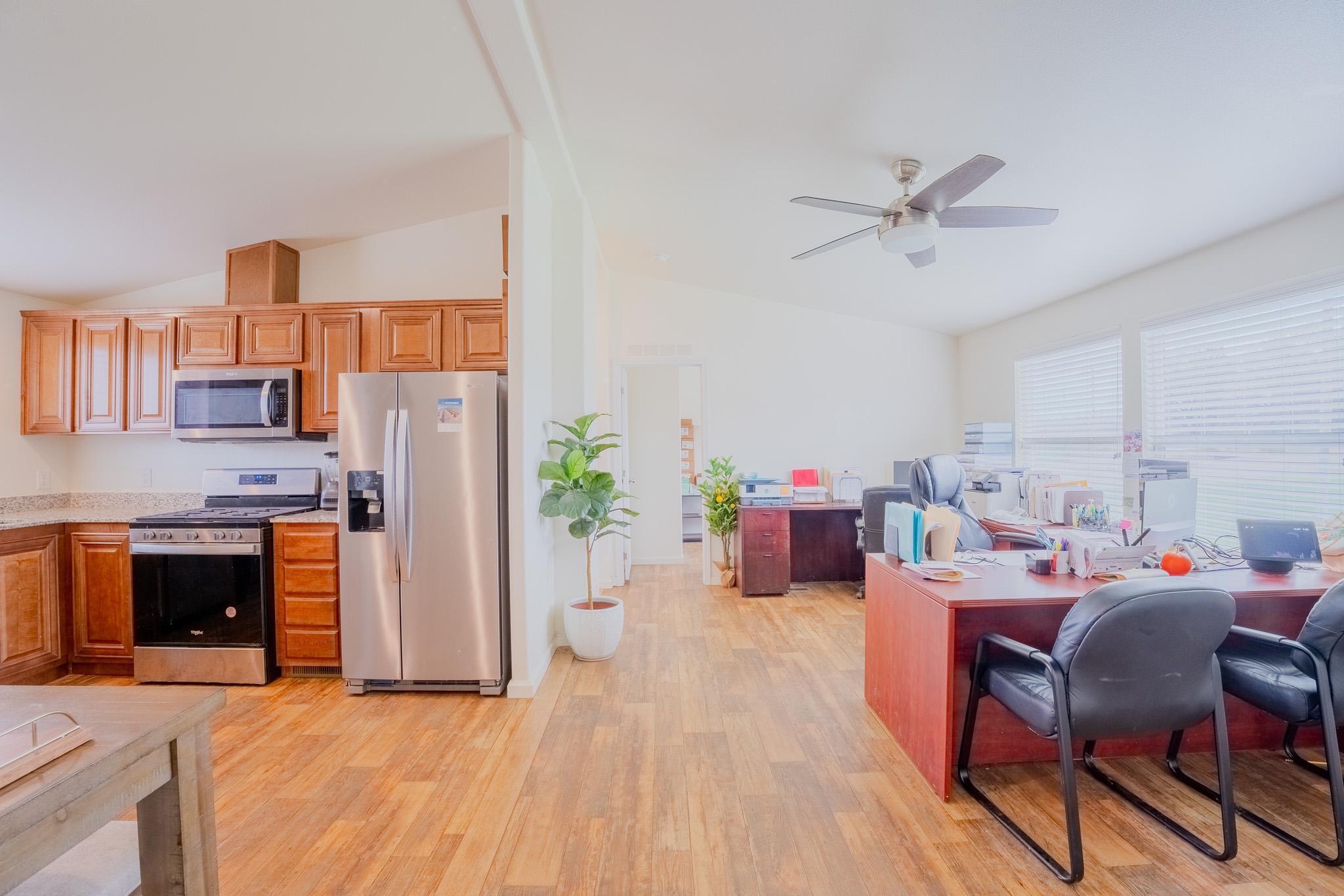 12770 Avenue 320