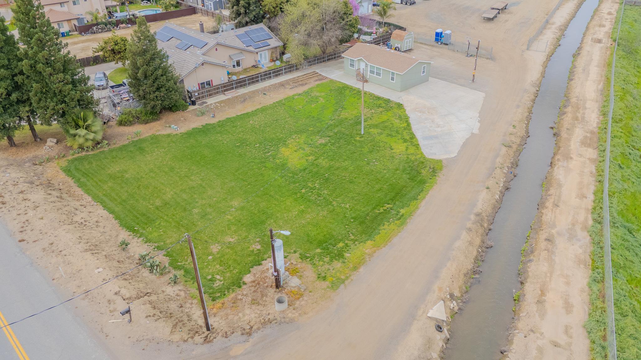 12770 Avenue 320