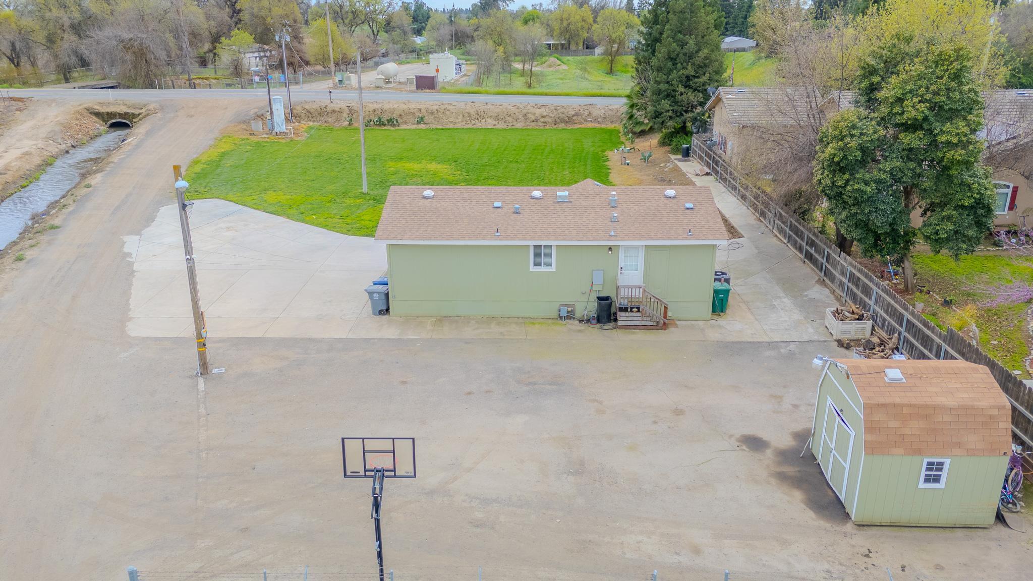 12770 Avenue 320