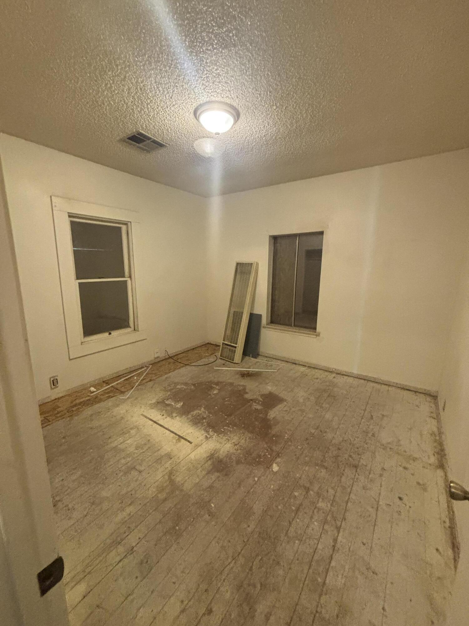 301 E Merced Street