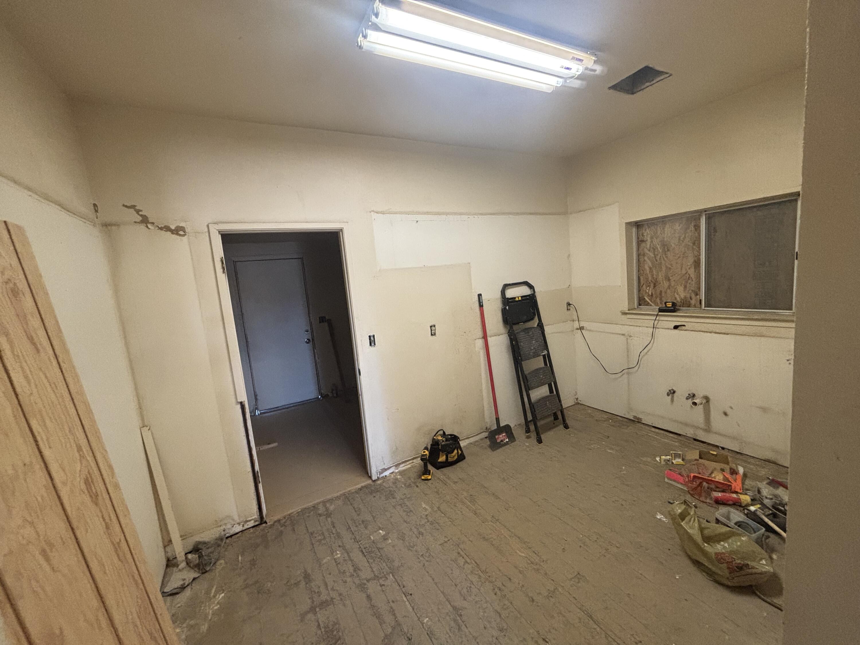 301 E Merced Street