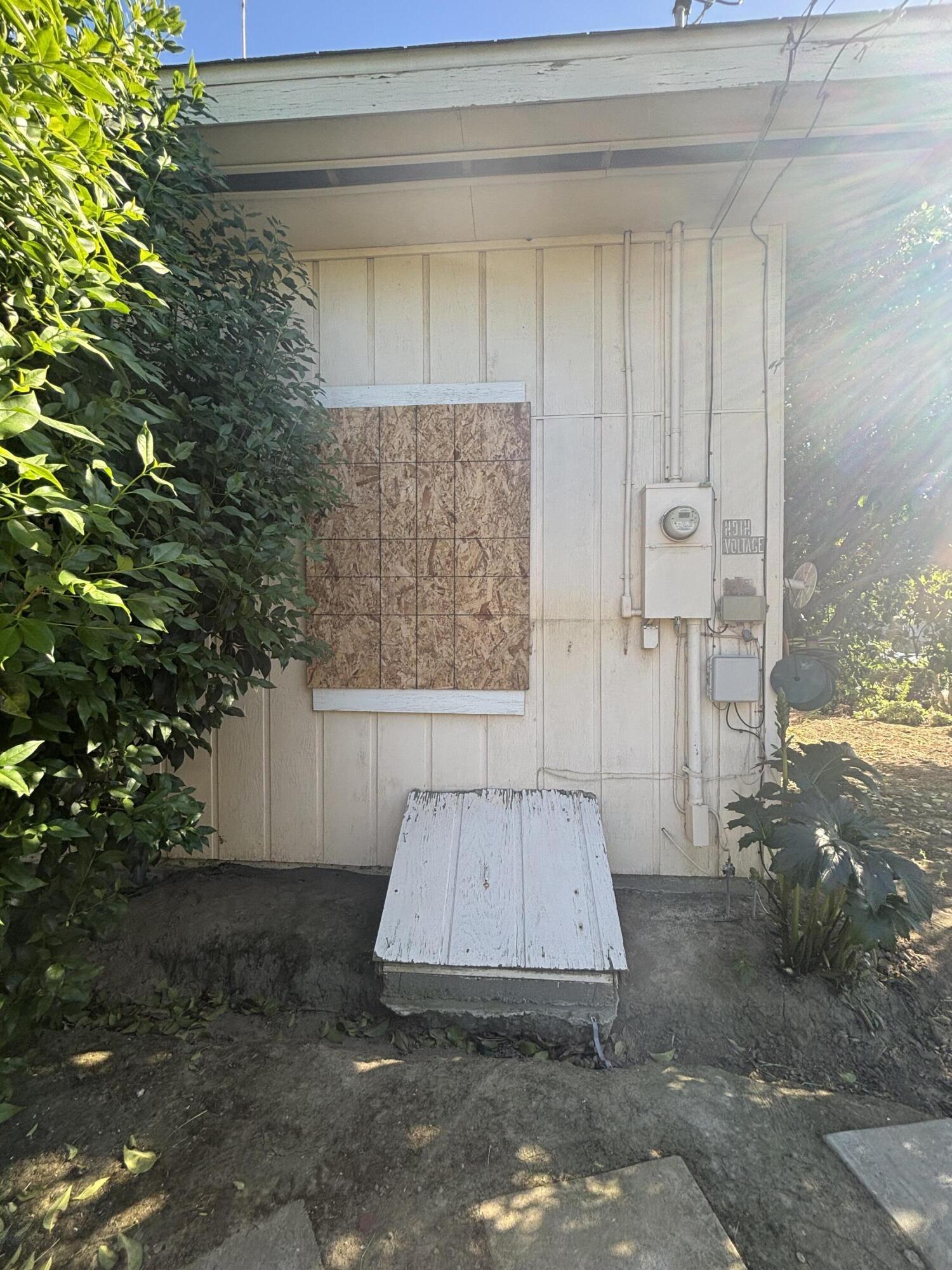 301 E Merced Street