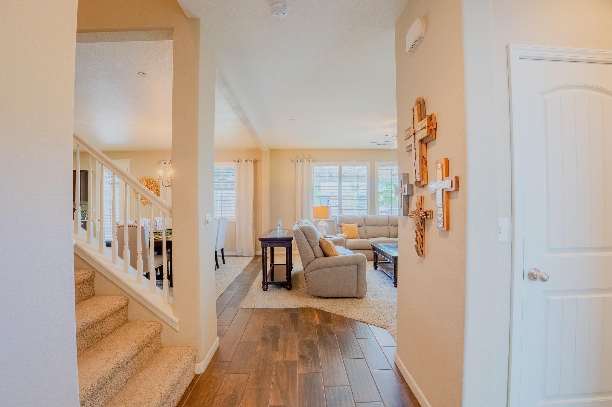 1116 W Muir Way
