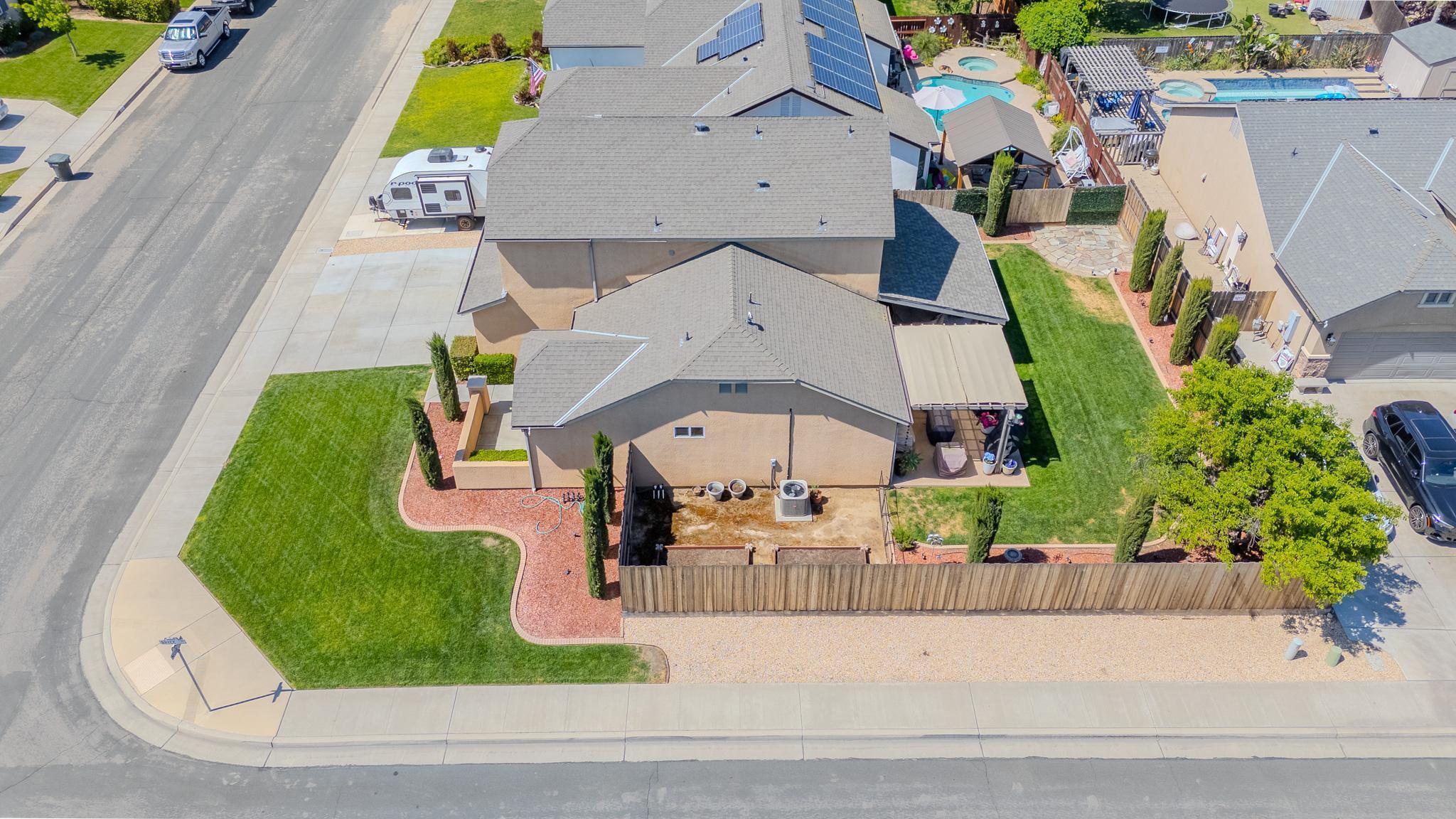 1116 W Muir Way