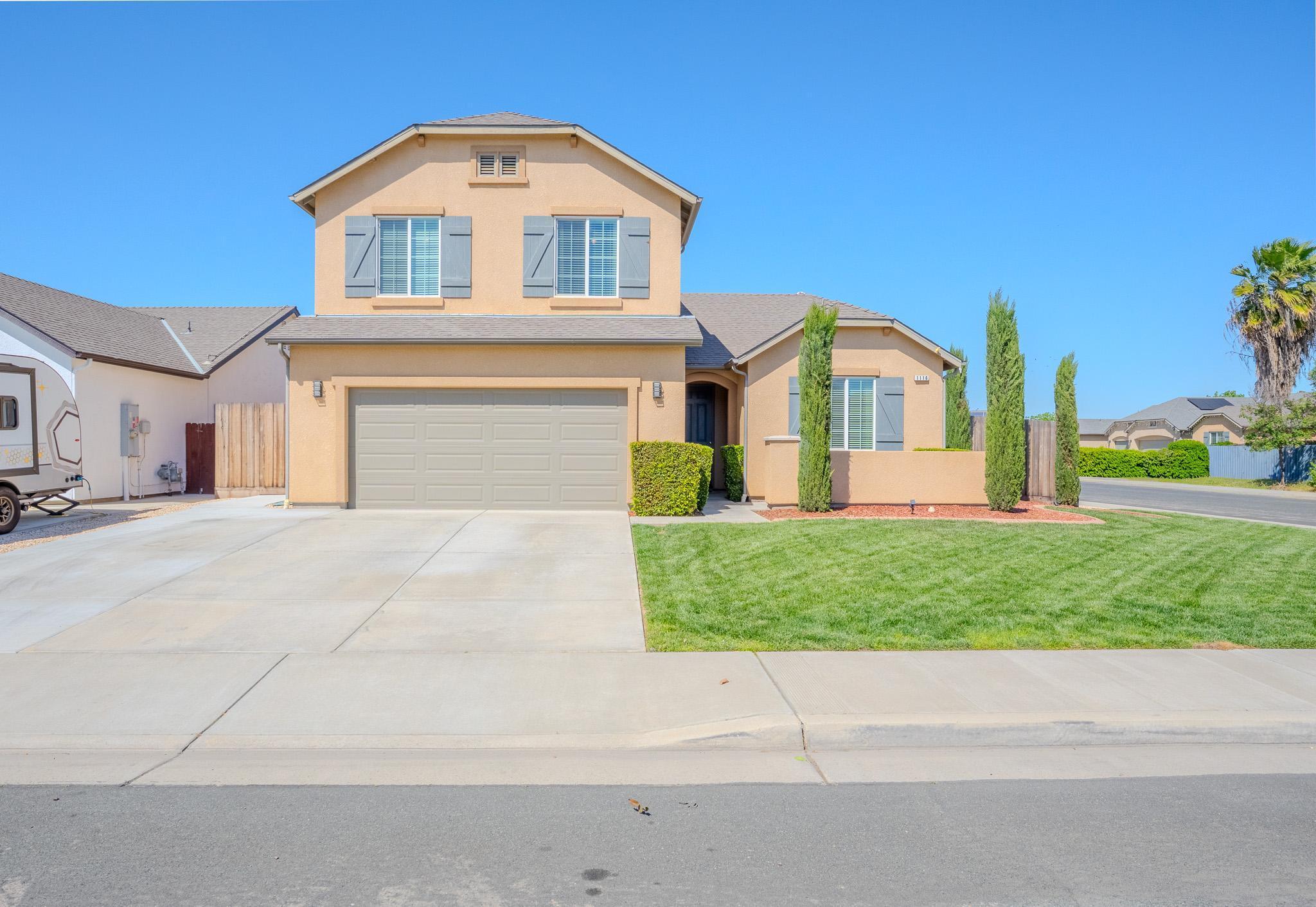 1116 W Muir Way
