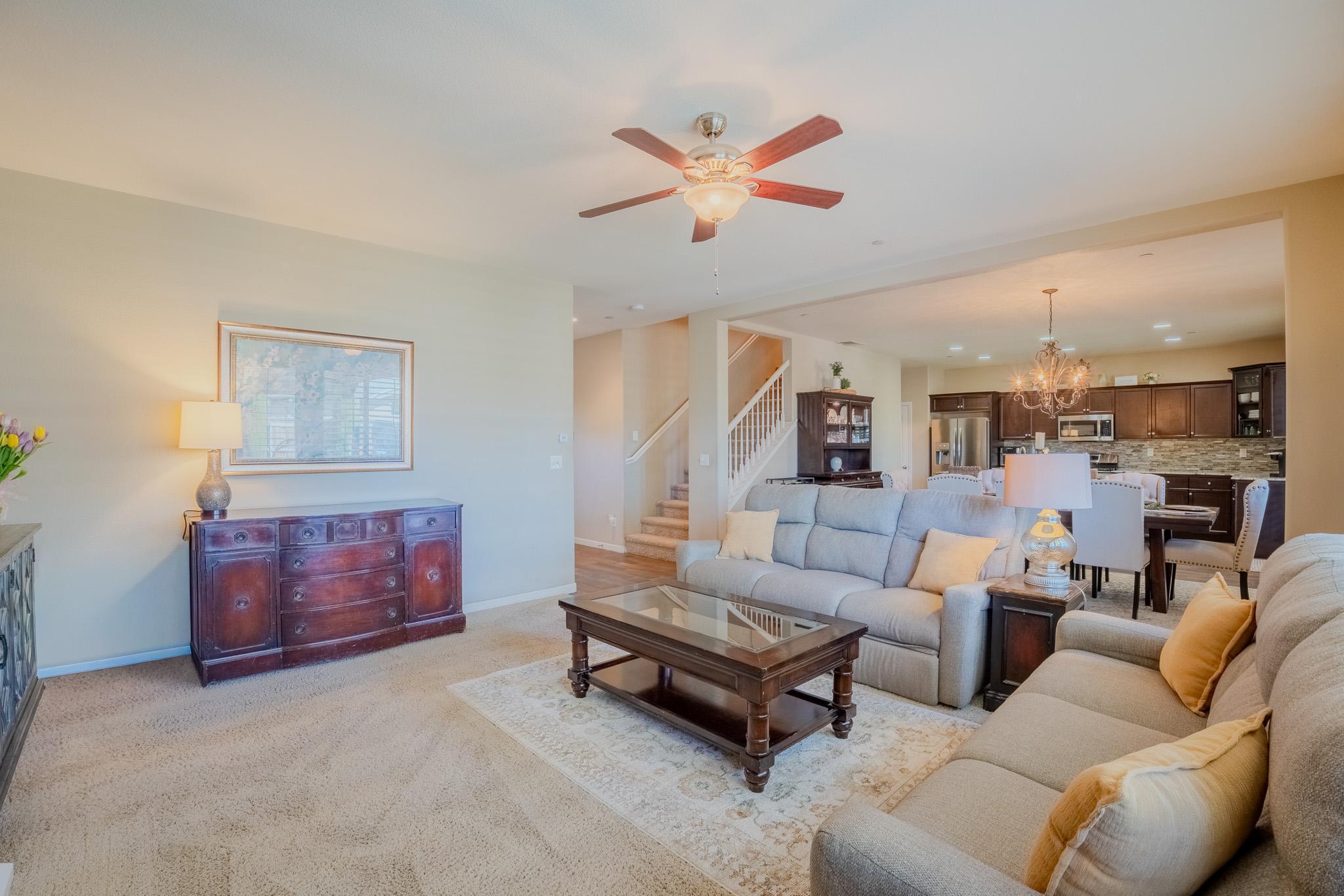 1116 W Muir Way
