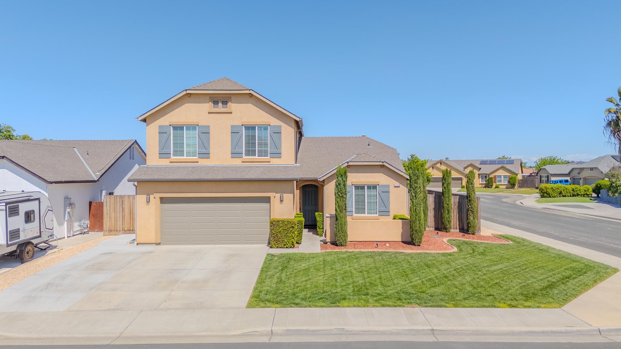 1116 W Muir Way
