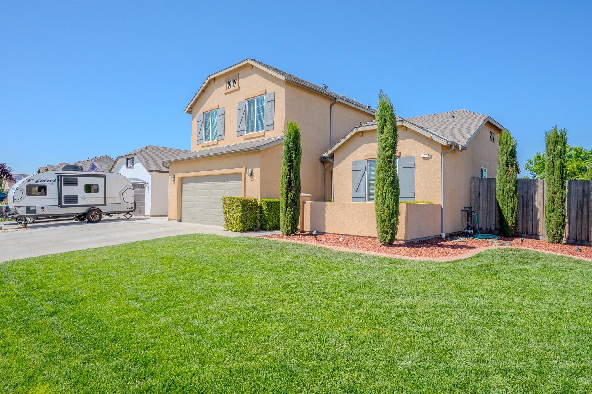 1116 W Muir Way