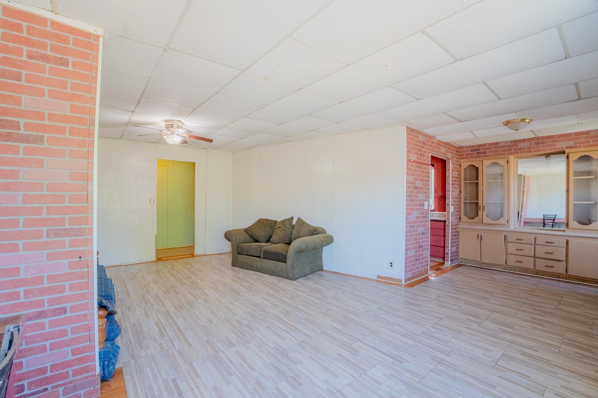 108 W Merced Street