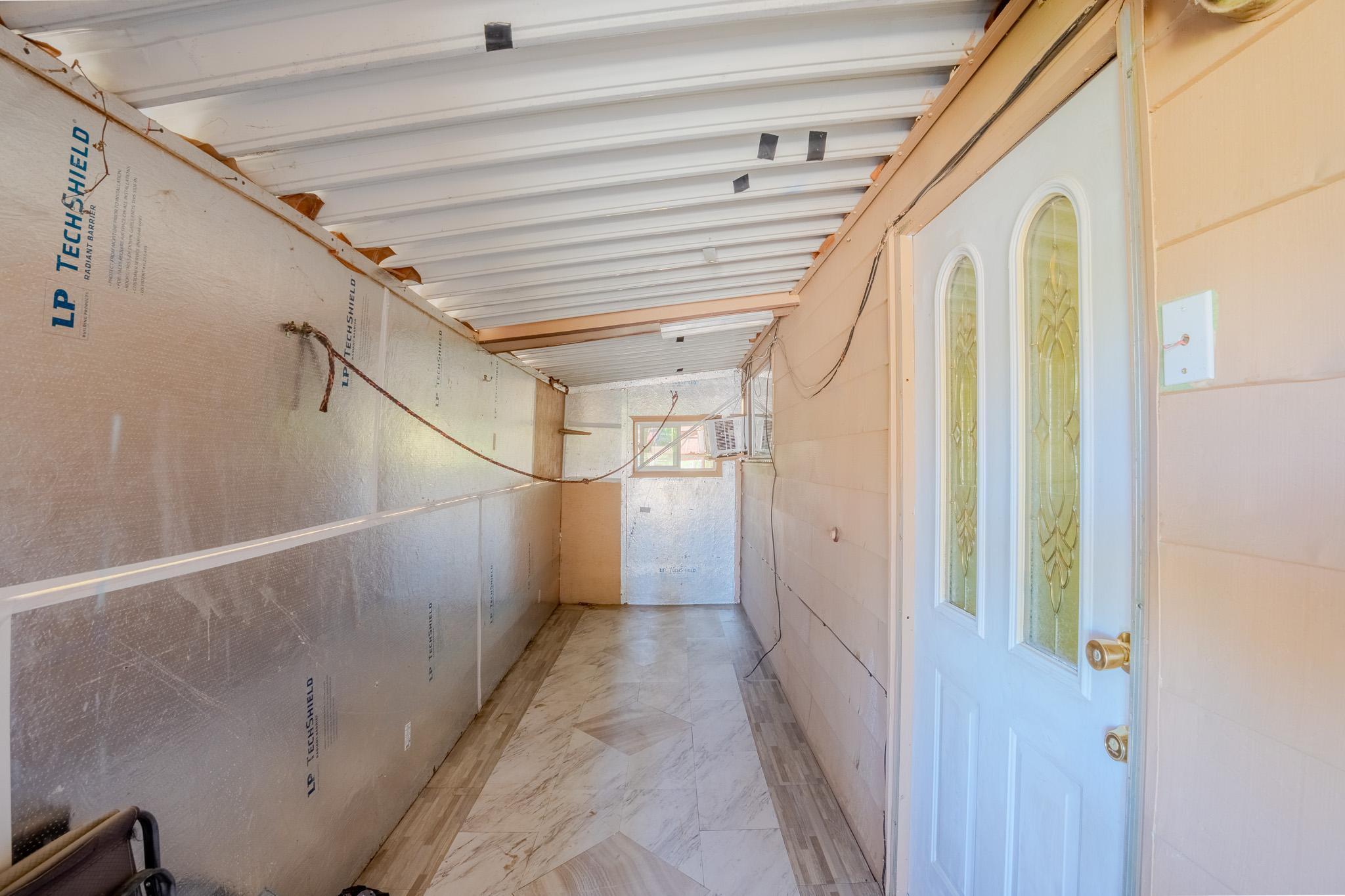 108 W Merced Street