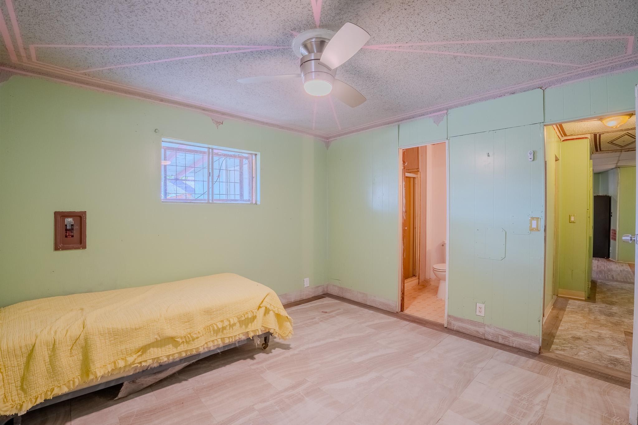 108 W Merced Street