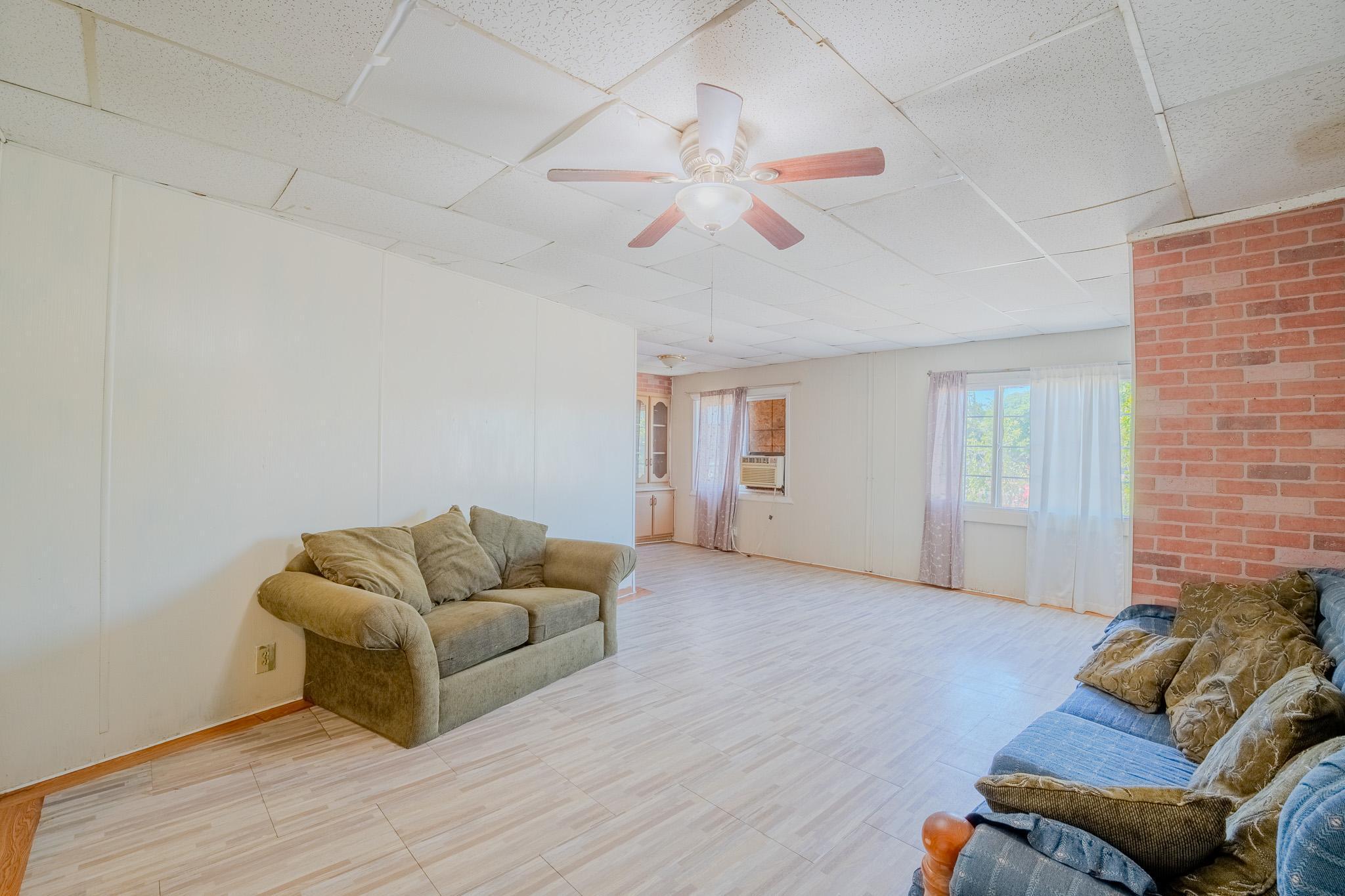 108 W Merced Street