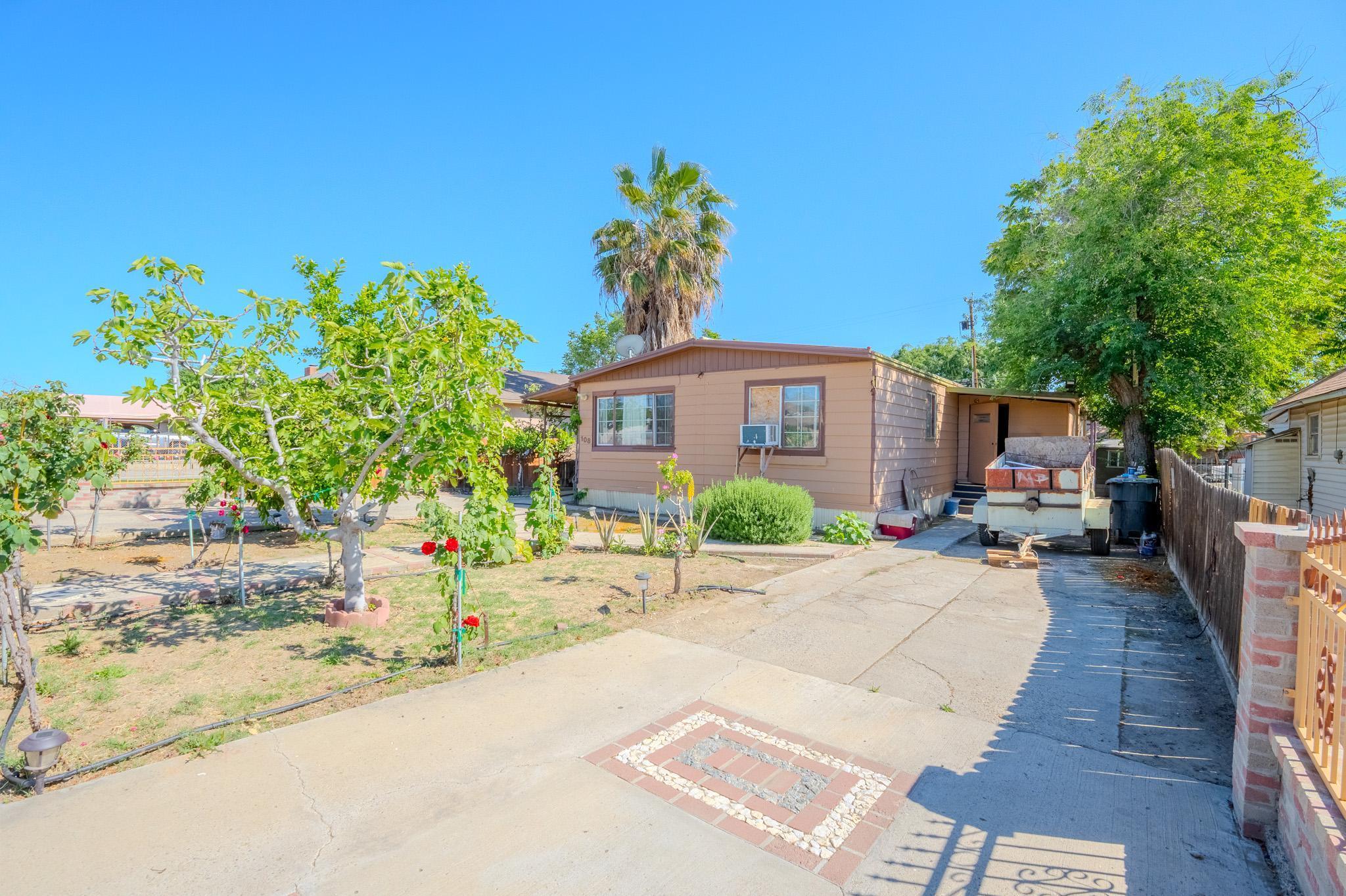 108 W Merced Street