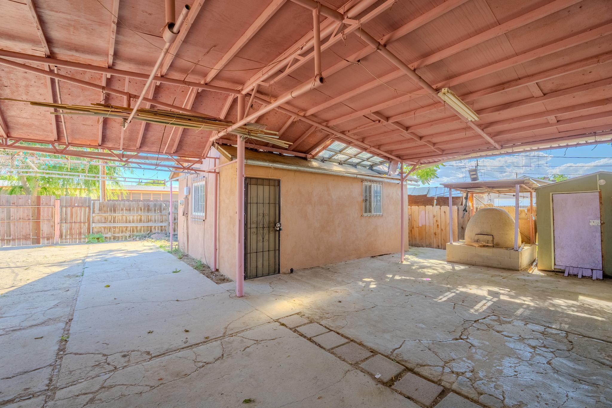 108 W Merced Street