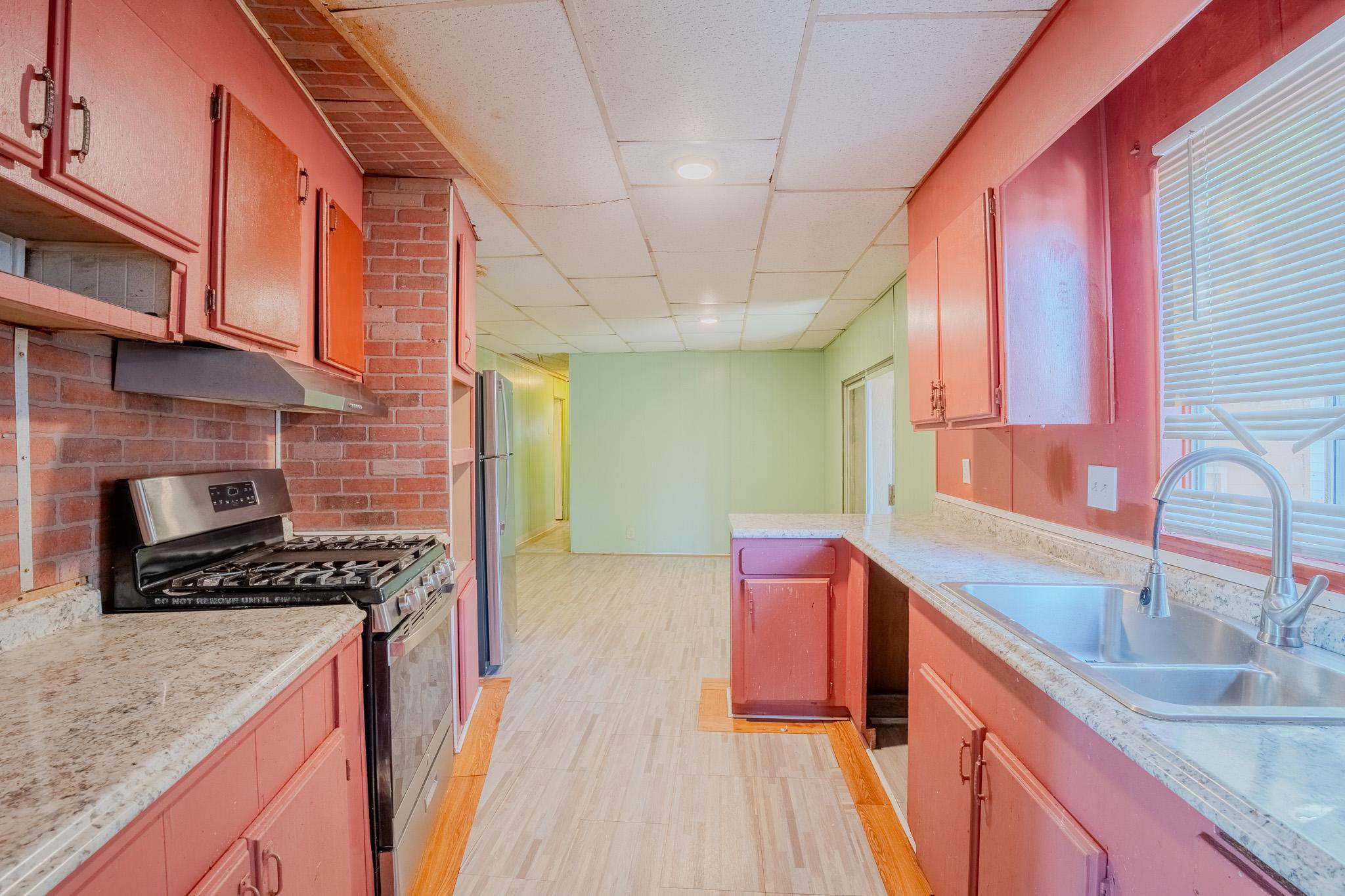 108 W Merced Street