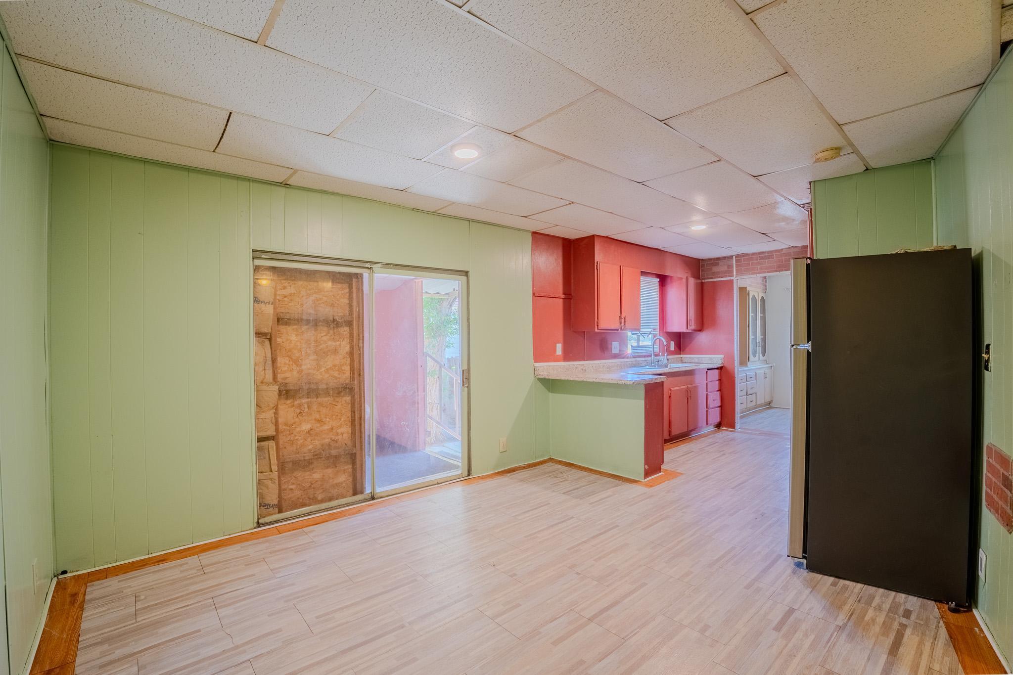 108 W Merced Street
