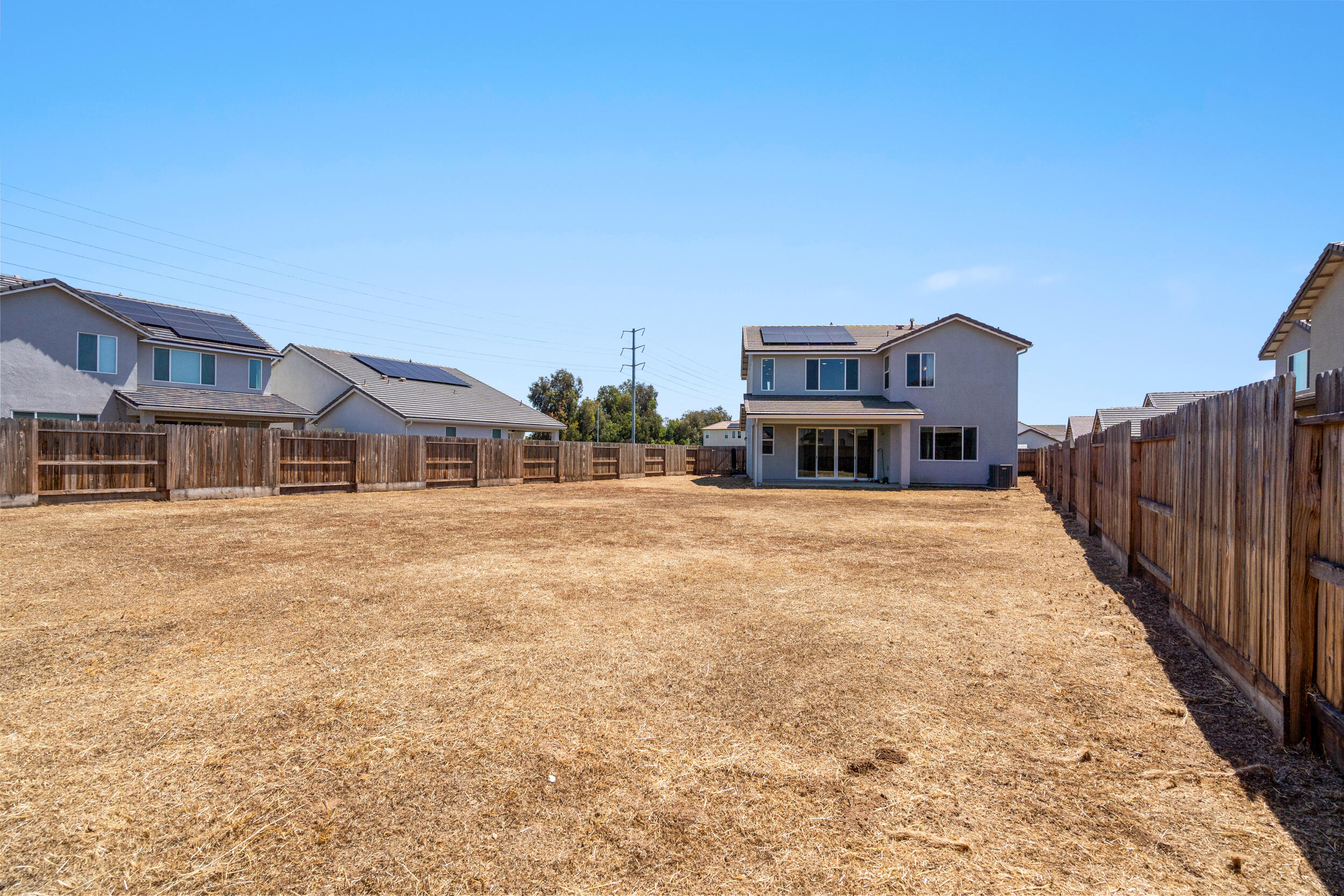 2203 N Laverne Avenue
