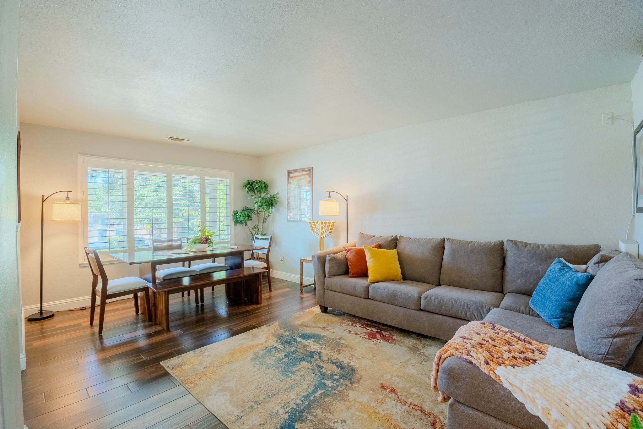 3609 W Evergreen Court