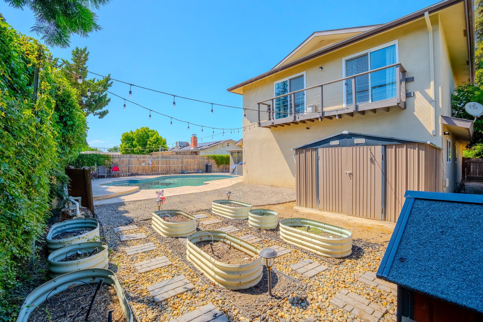 3609 W Evergreen Court