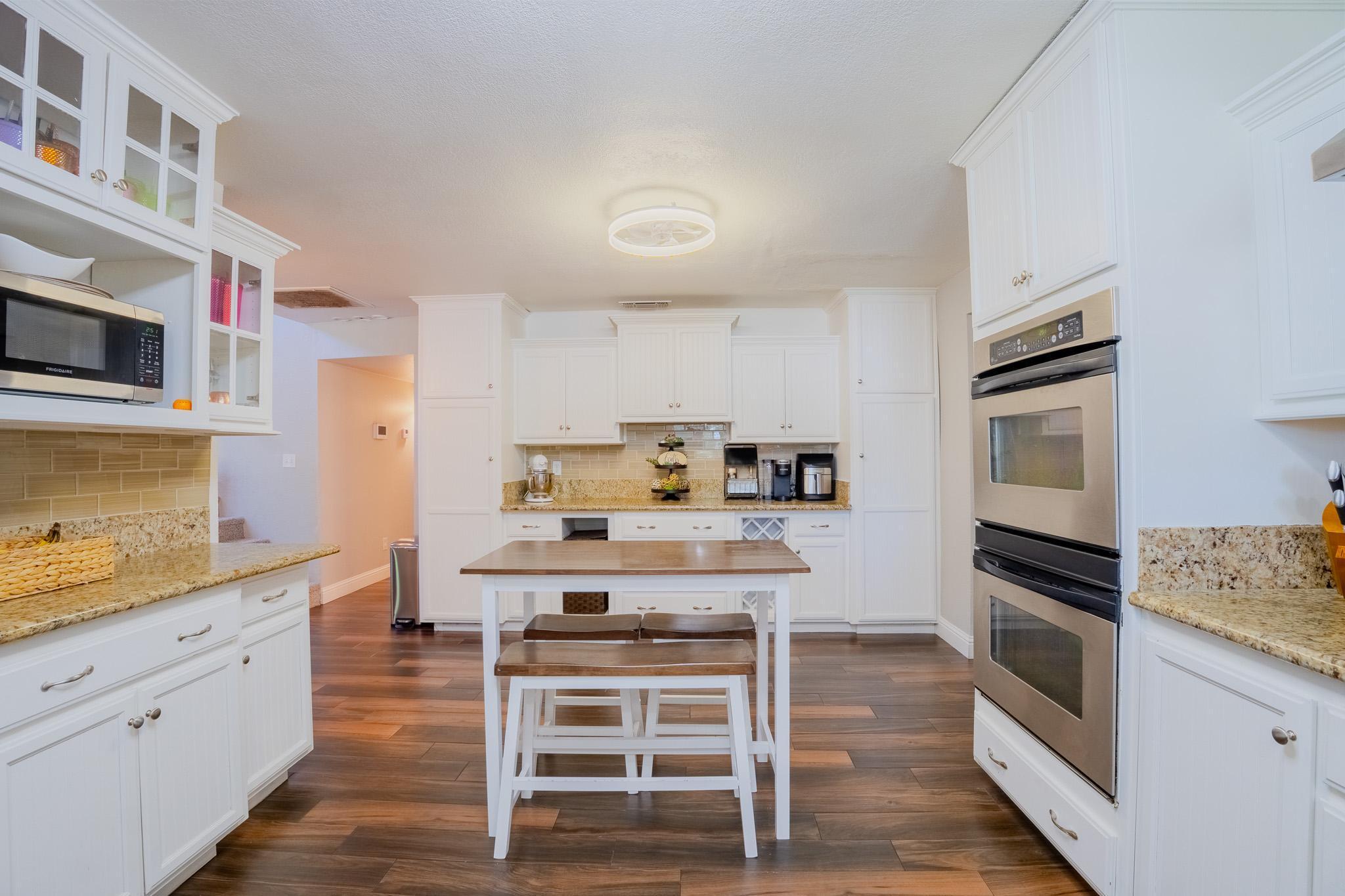 3609 W Evergreen Court