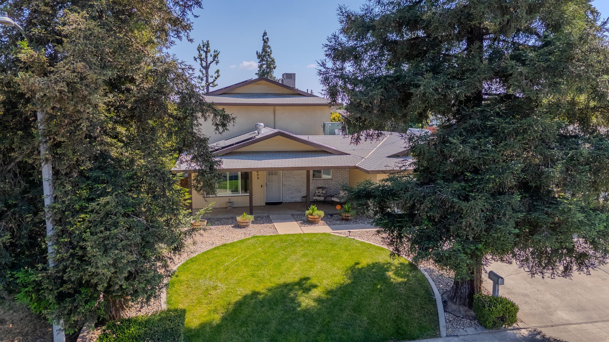 3609 W Evergreen Court