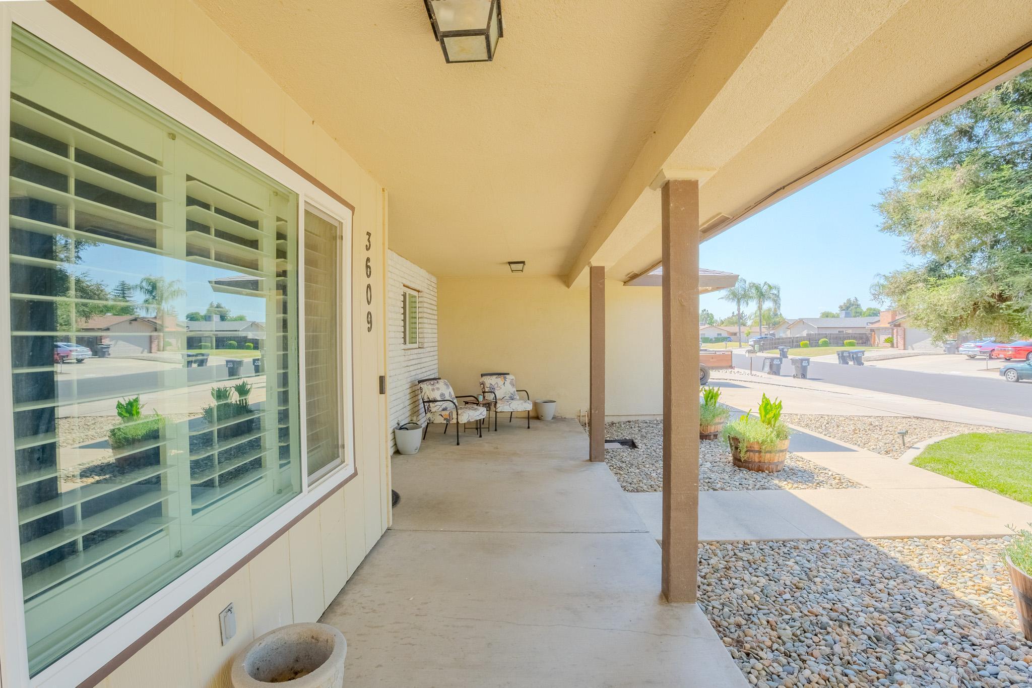 3609 W Evergreen Court