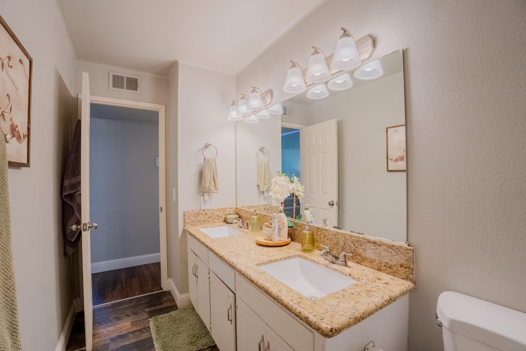 3609 W Evergreen Court