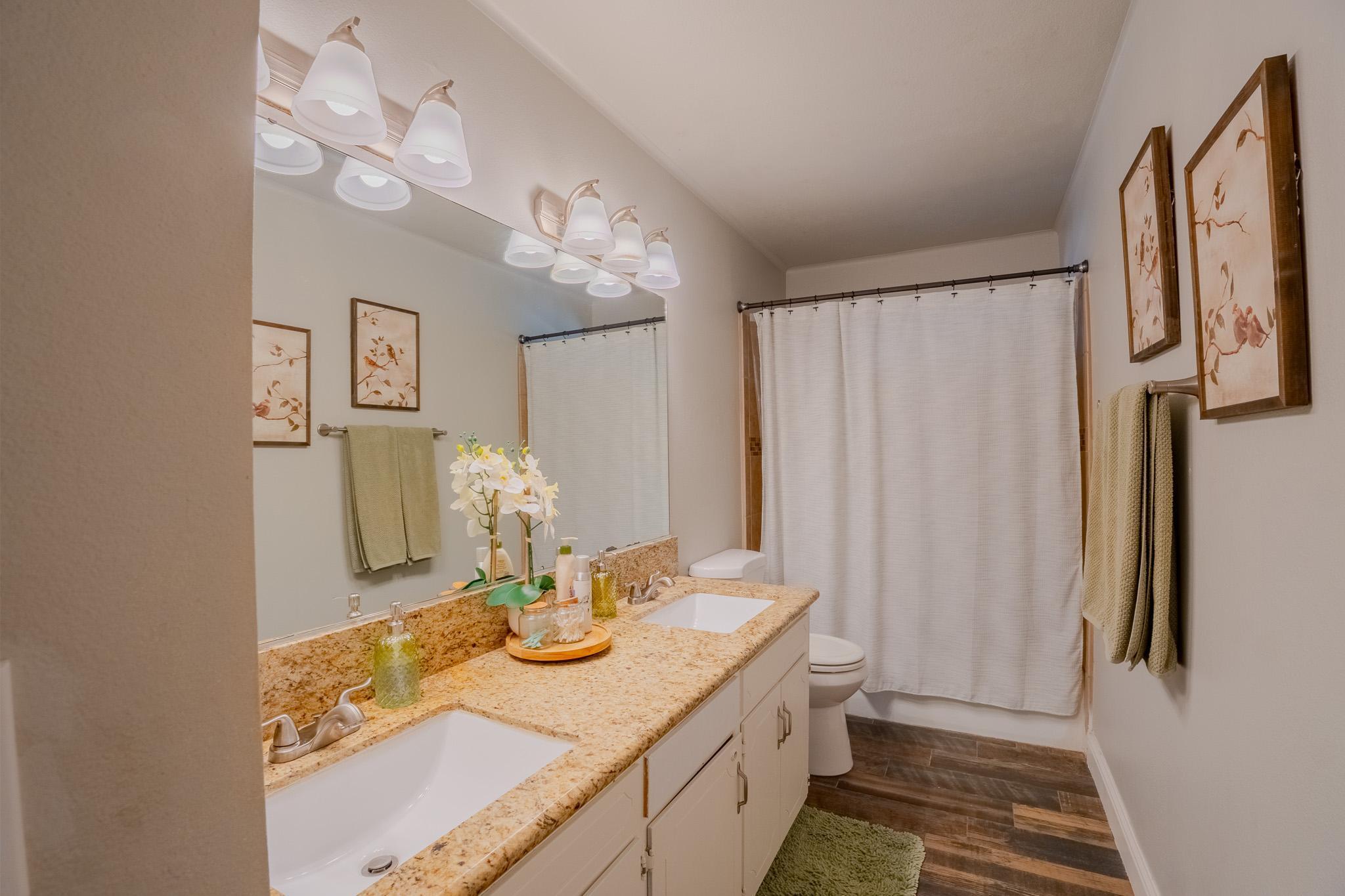 3609 W Evergreen Court