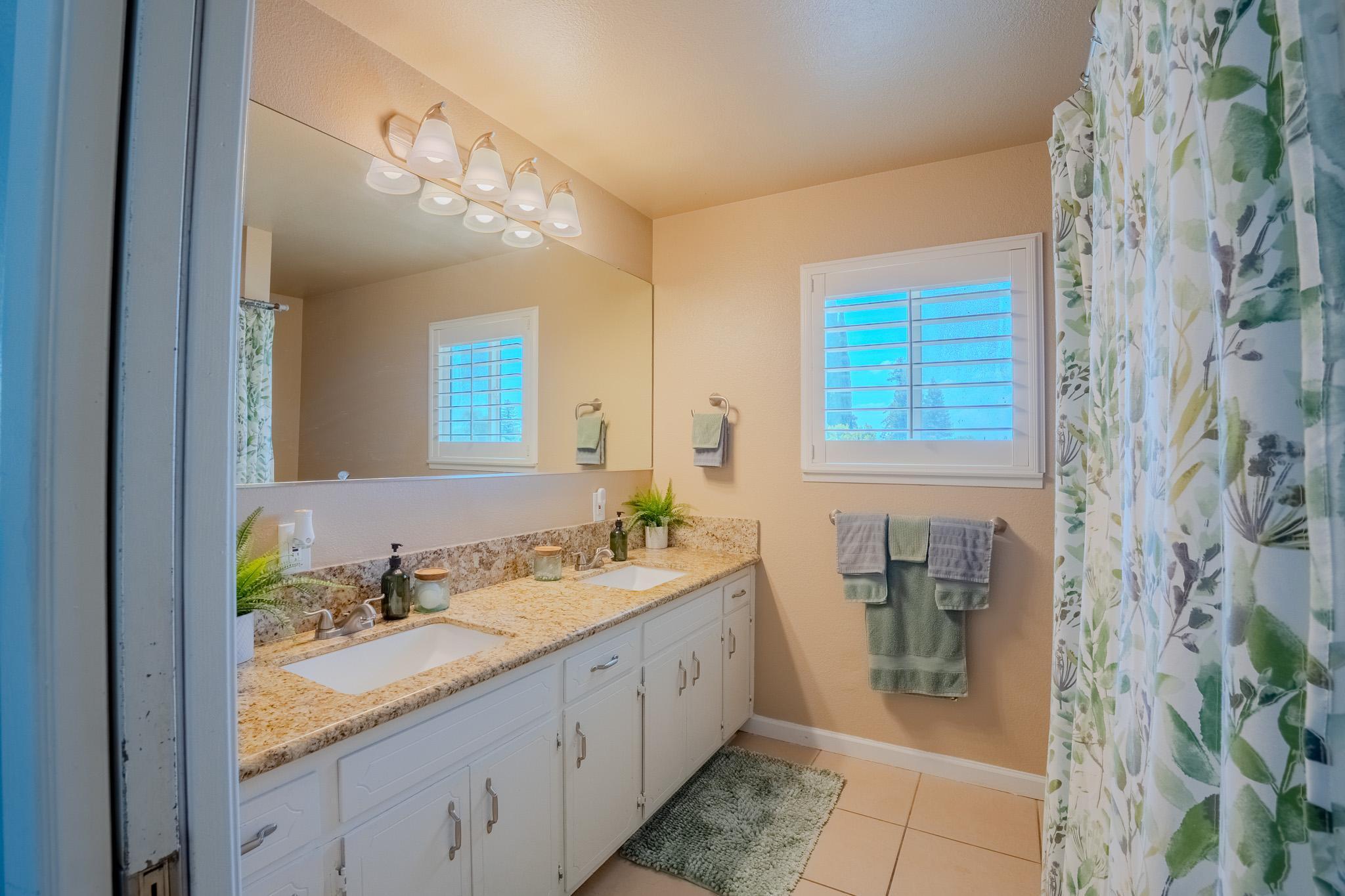 3609 W Evergreen Court