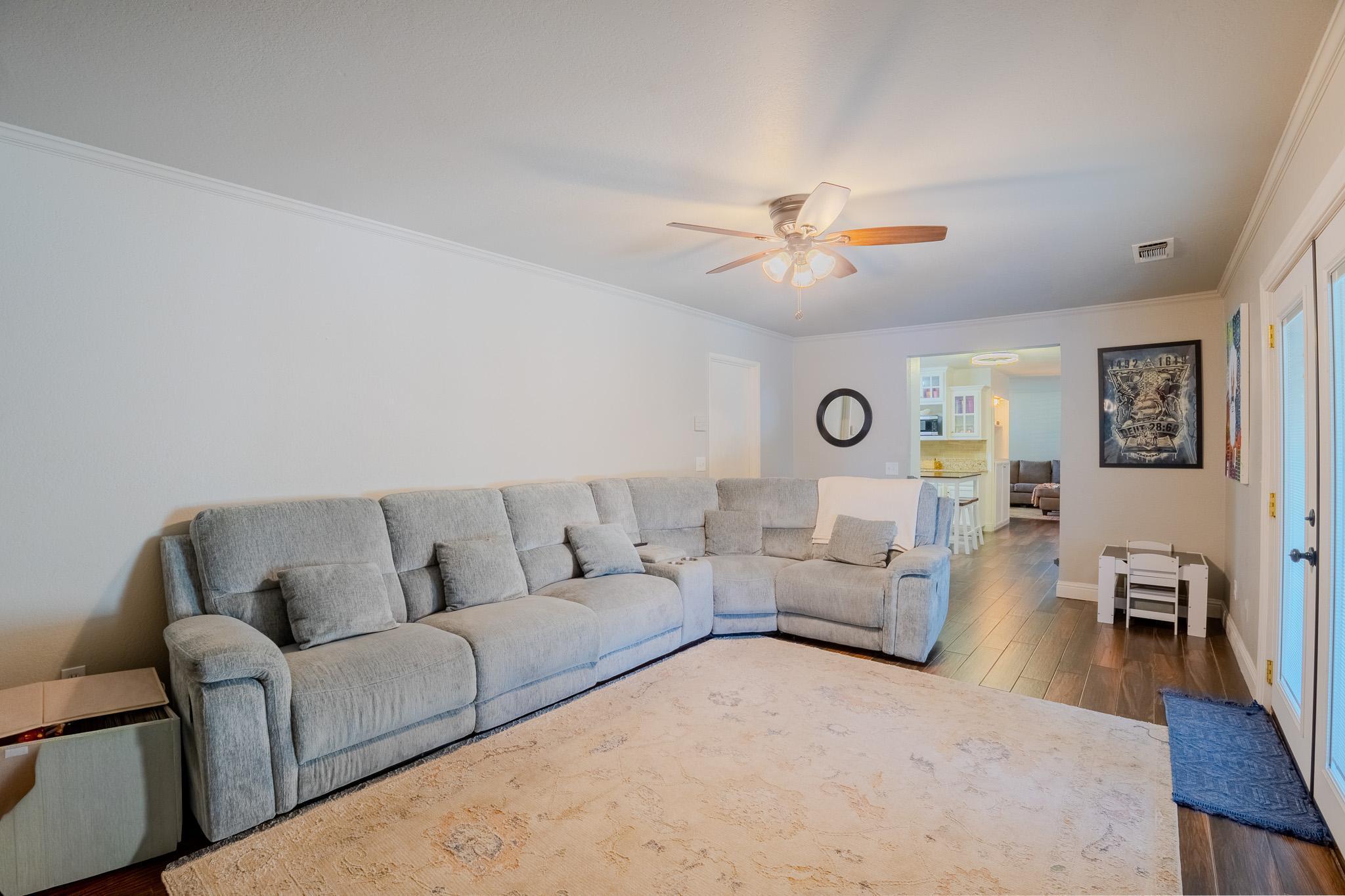 3609 W Evergreen Court