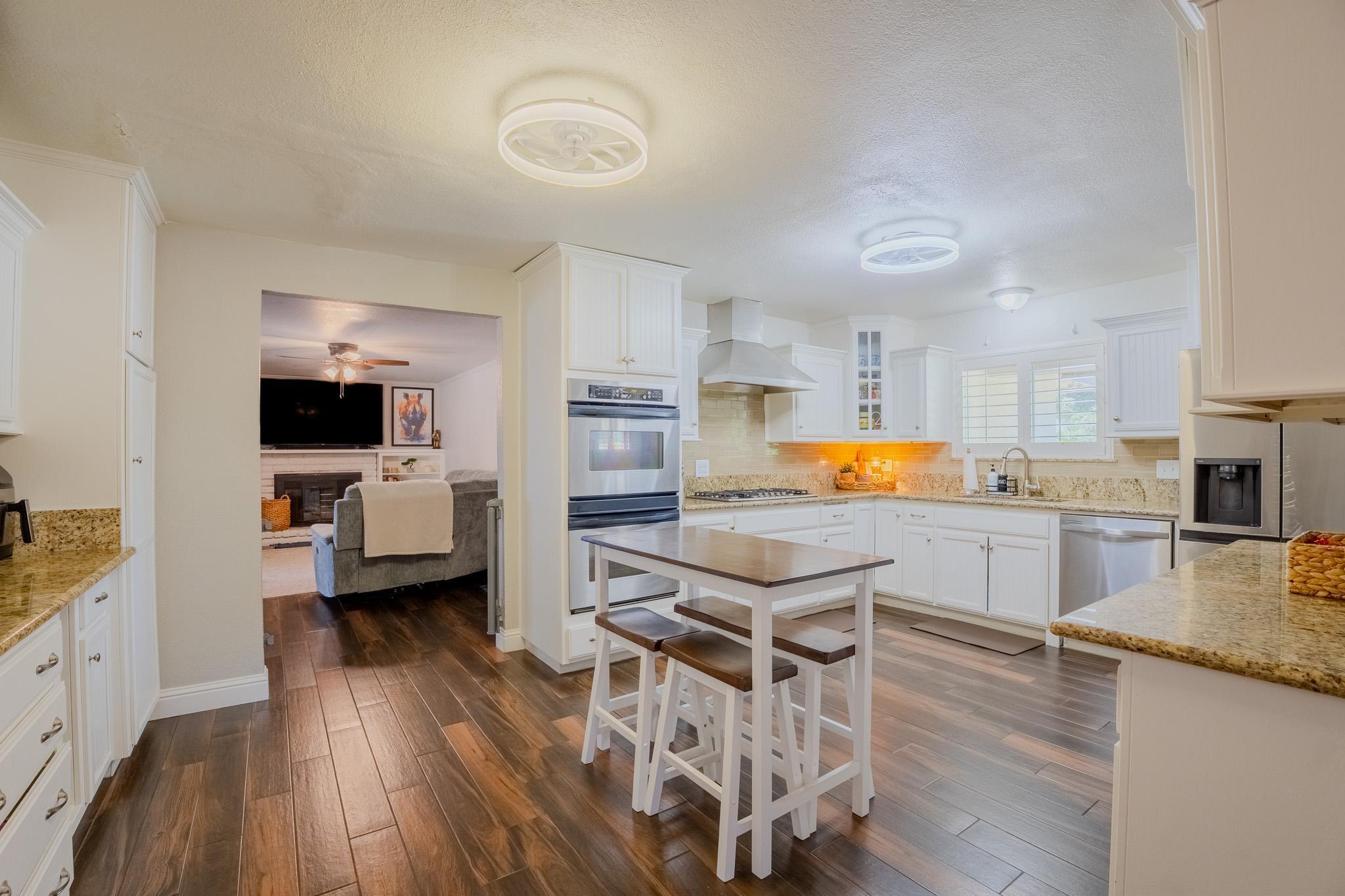 3609 W Evergreen Court