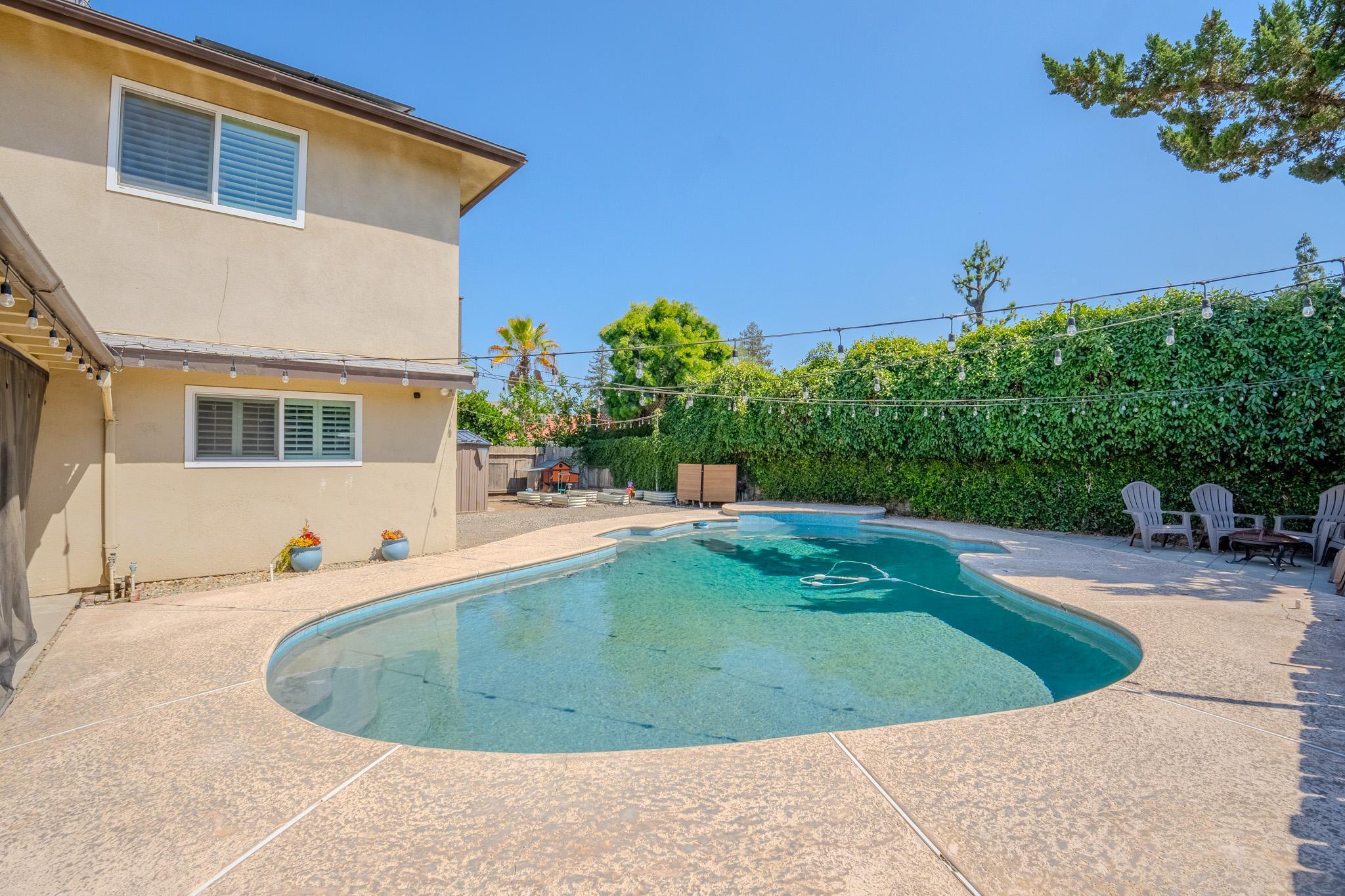 3609 W Evergreen Court