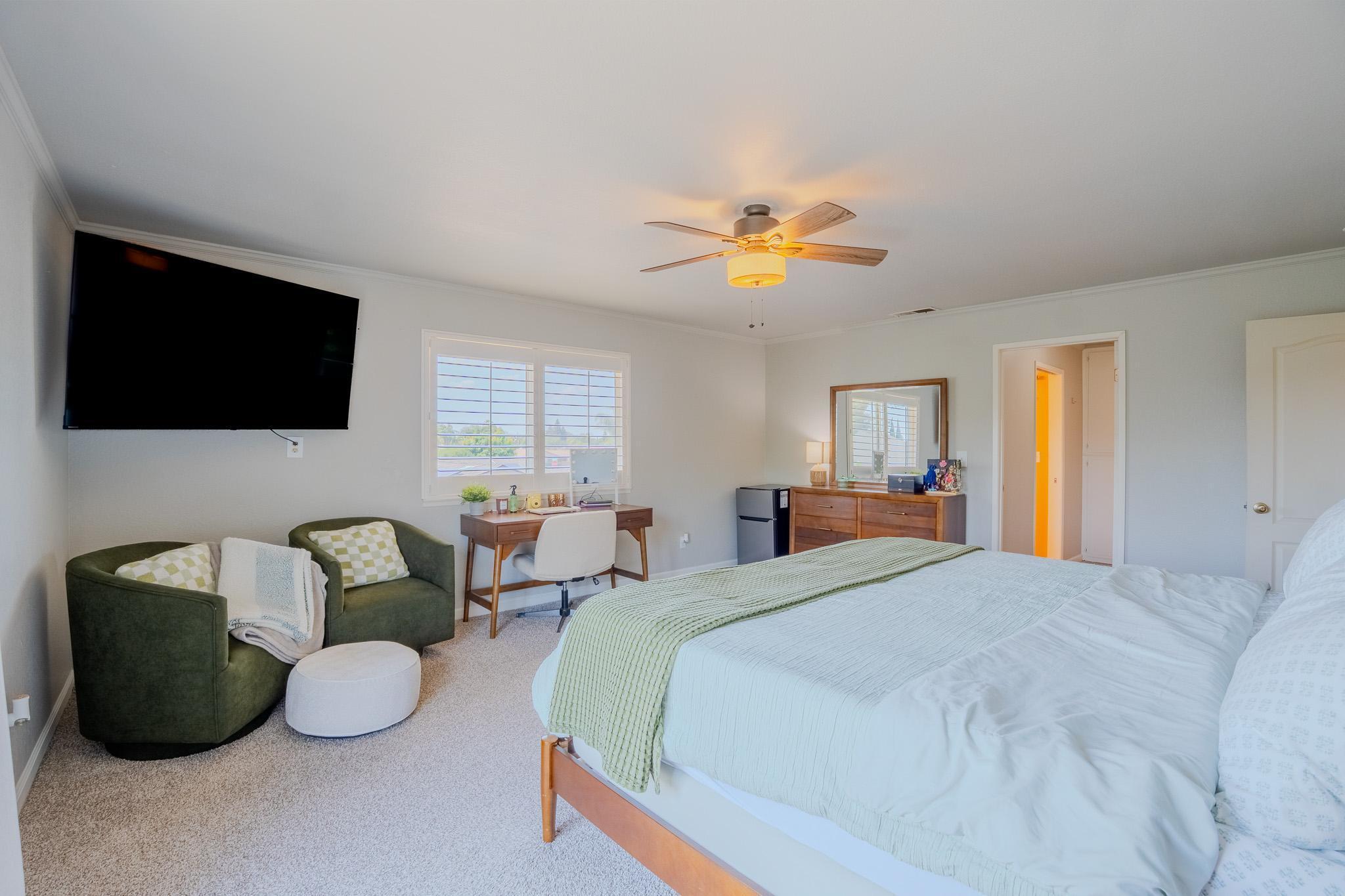 3609 W Evergreen Court