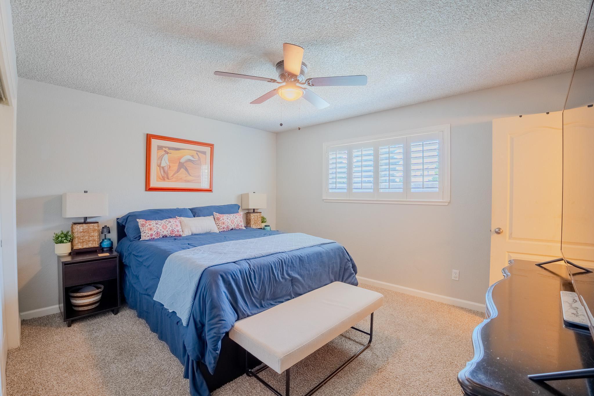 3609 W Evergreen Court