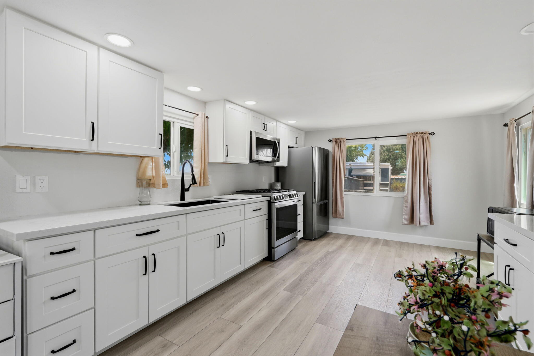 12846 W Lacey Boulevard, 15