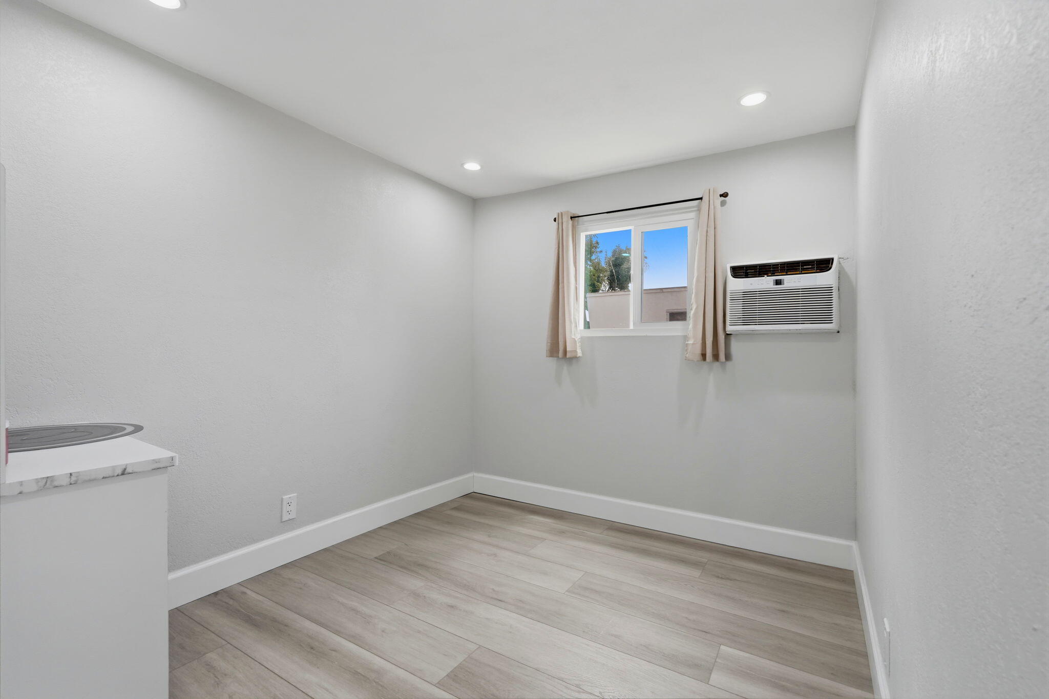 12846 W Lacey Boulevard, 15