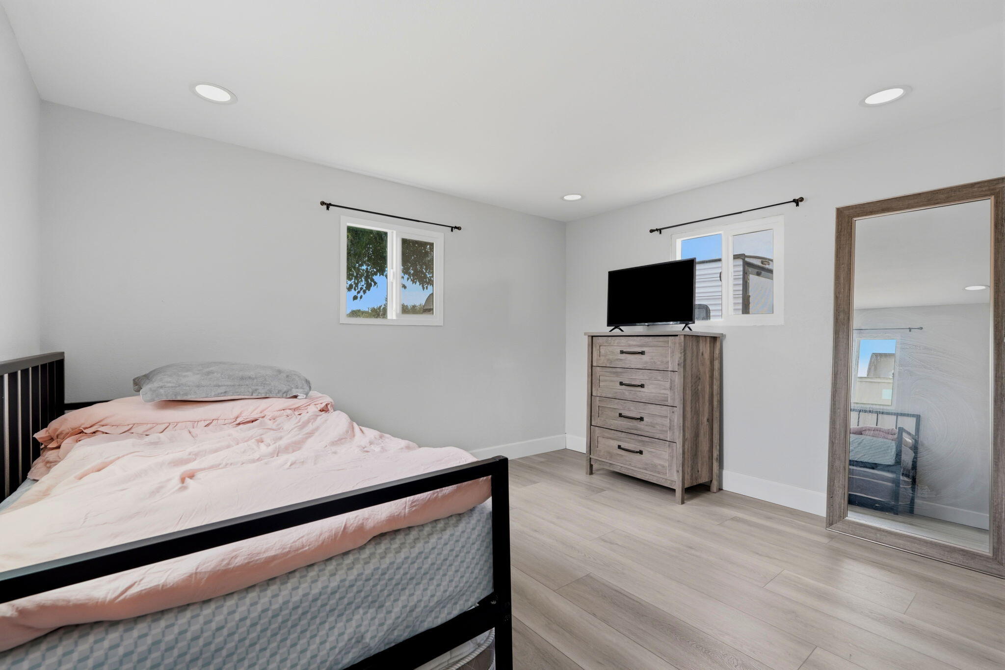12846 W Lacey Boulevard, 15
