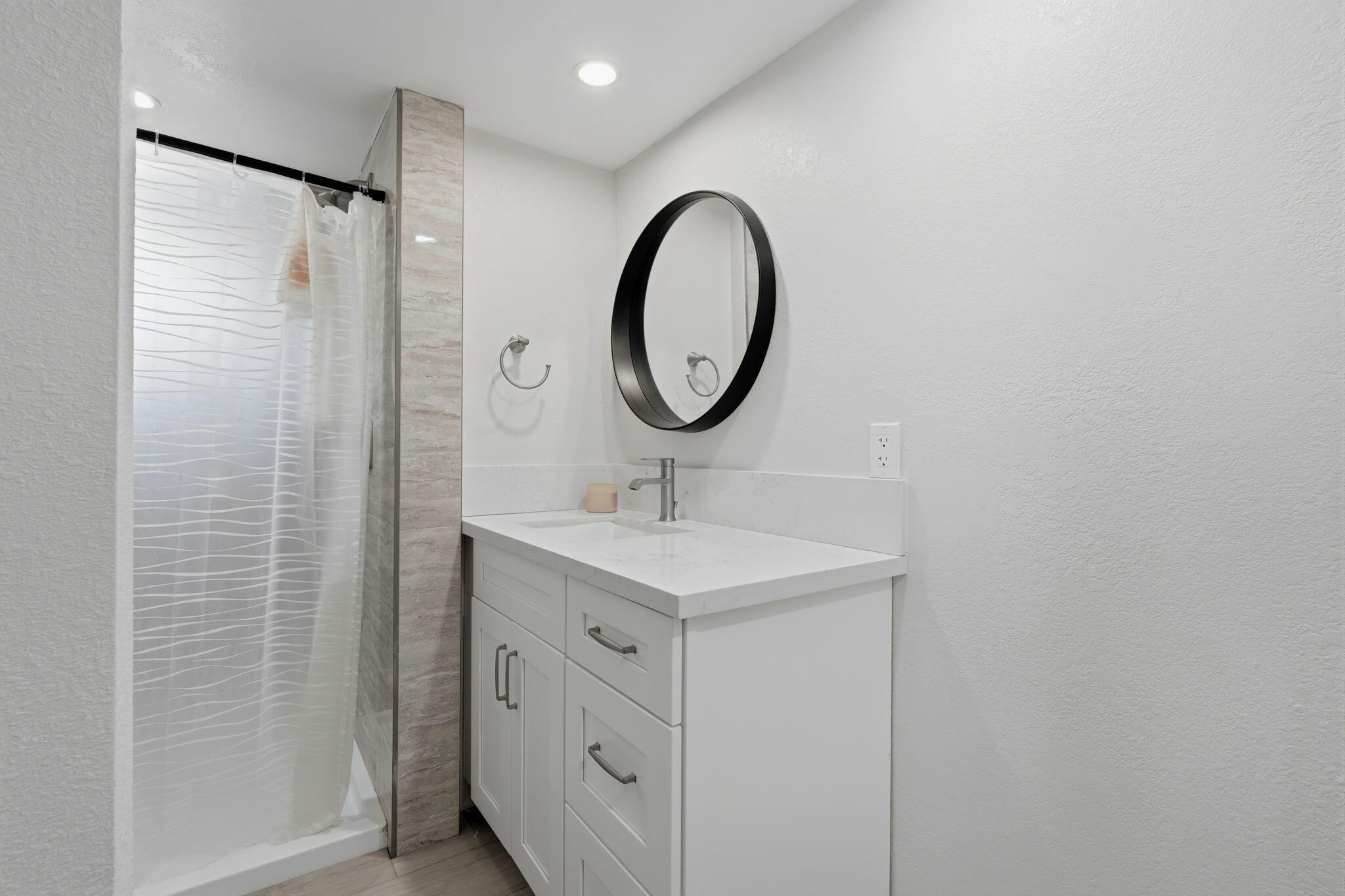 12846 W Lacey Boulevard, 15
