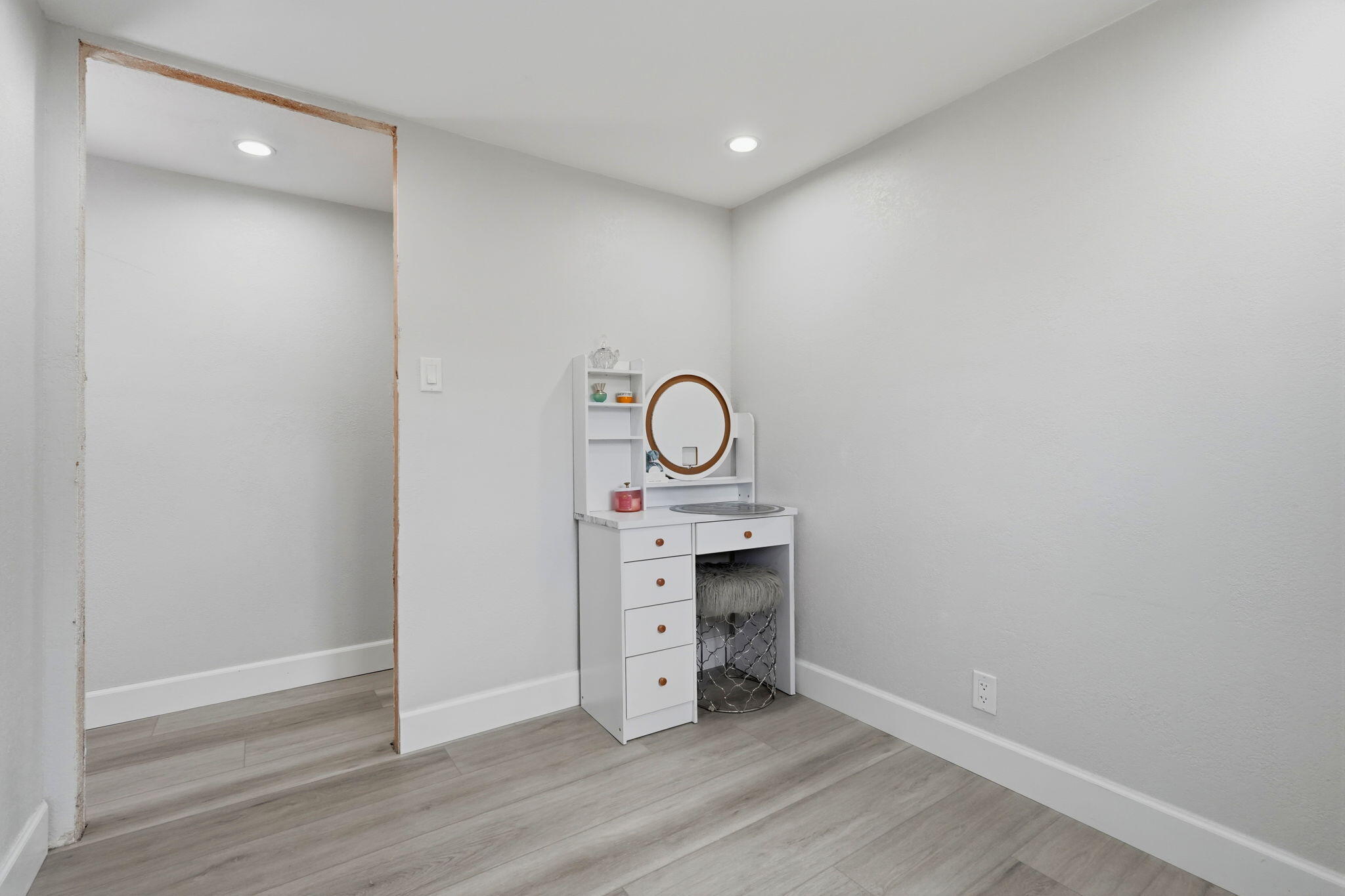 12846 W Lacey Boulevard, 15
