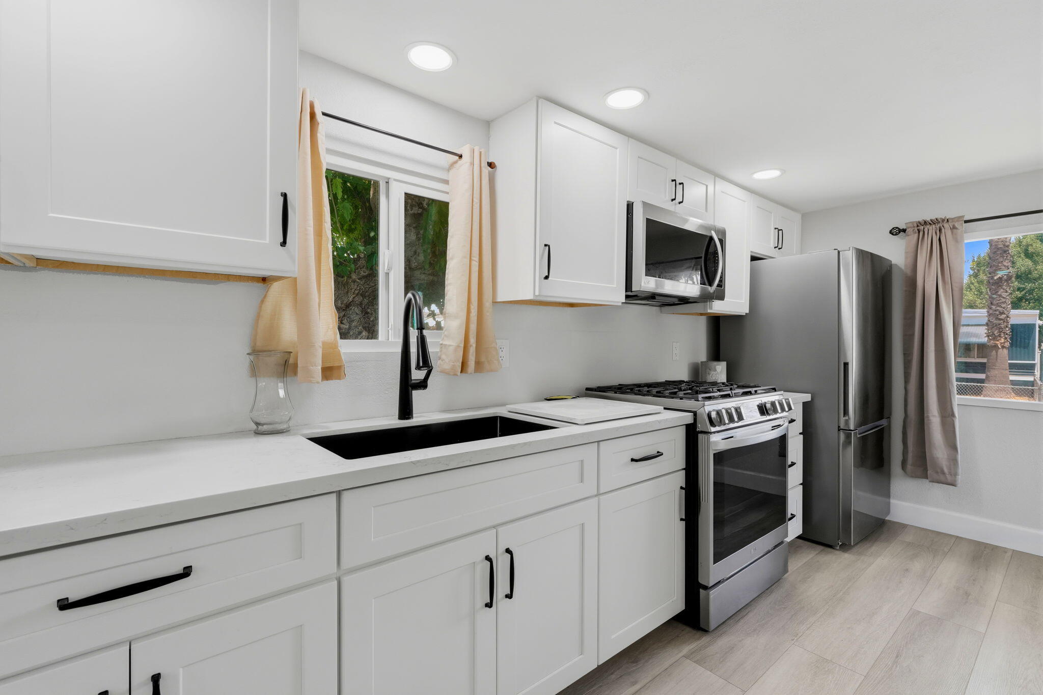 12846 W Lacey Boulevard, 15