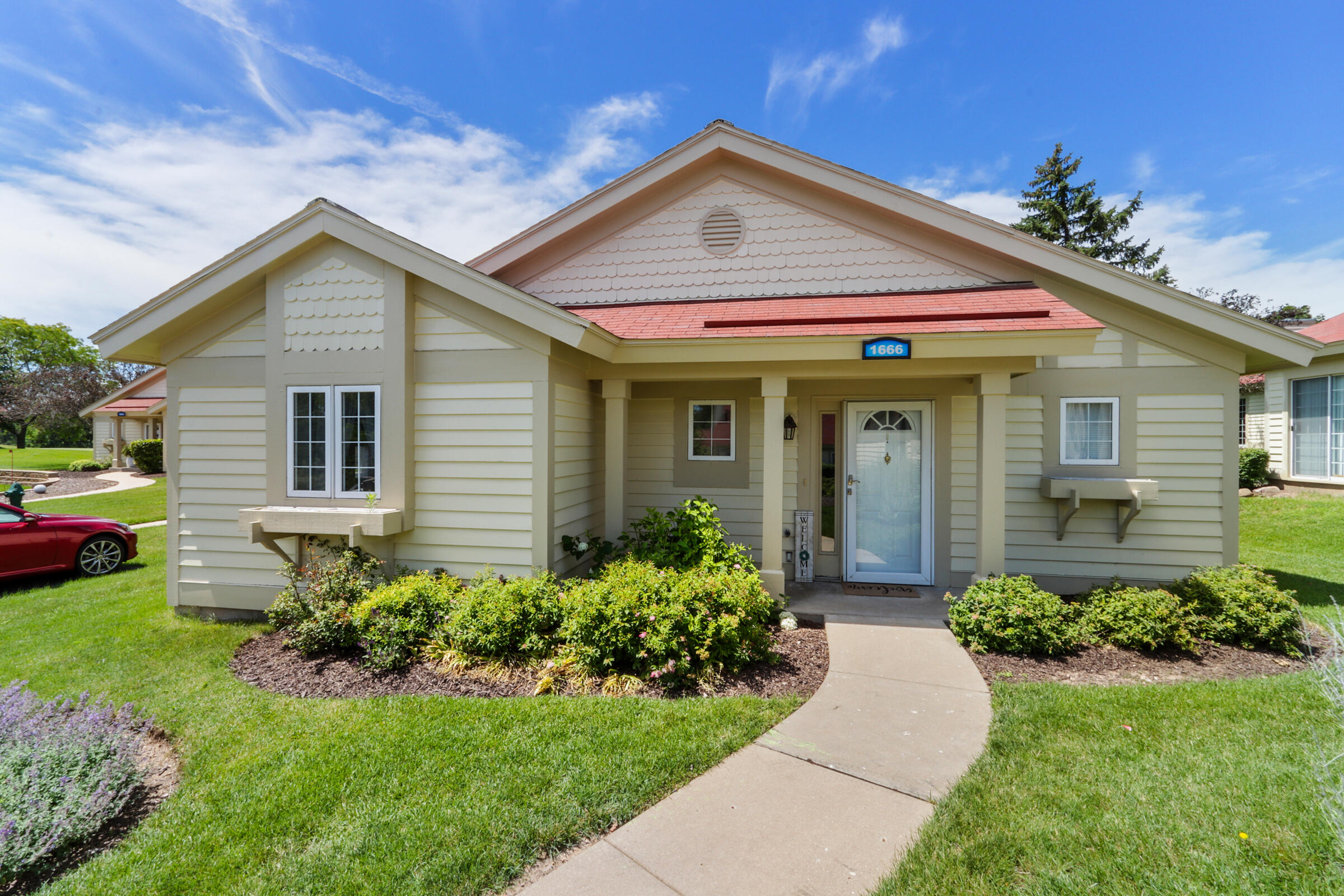 1666 Cottage Dr