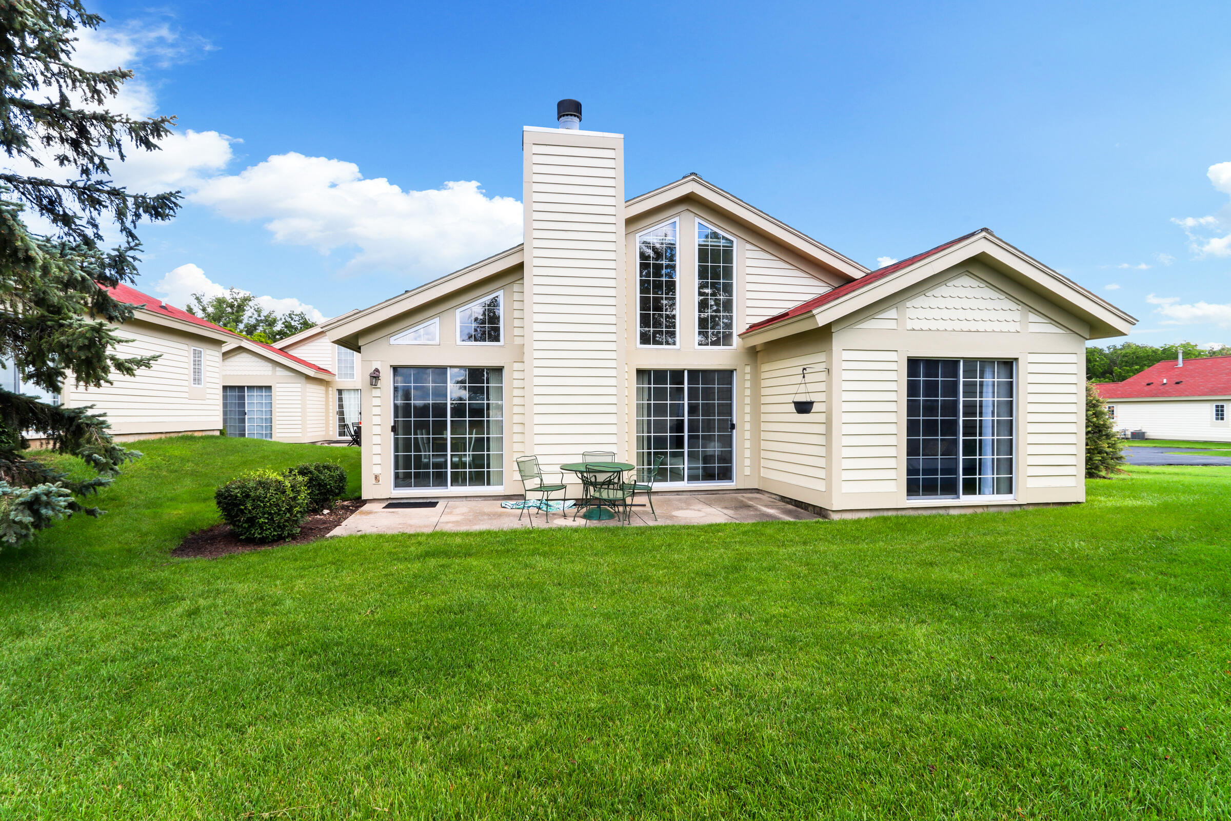 1666 Cottage Dr