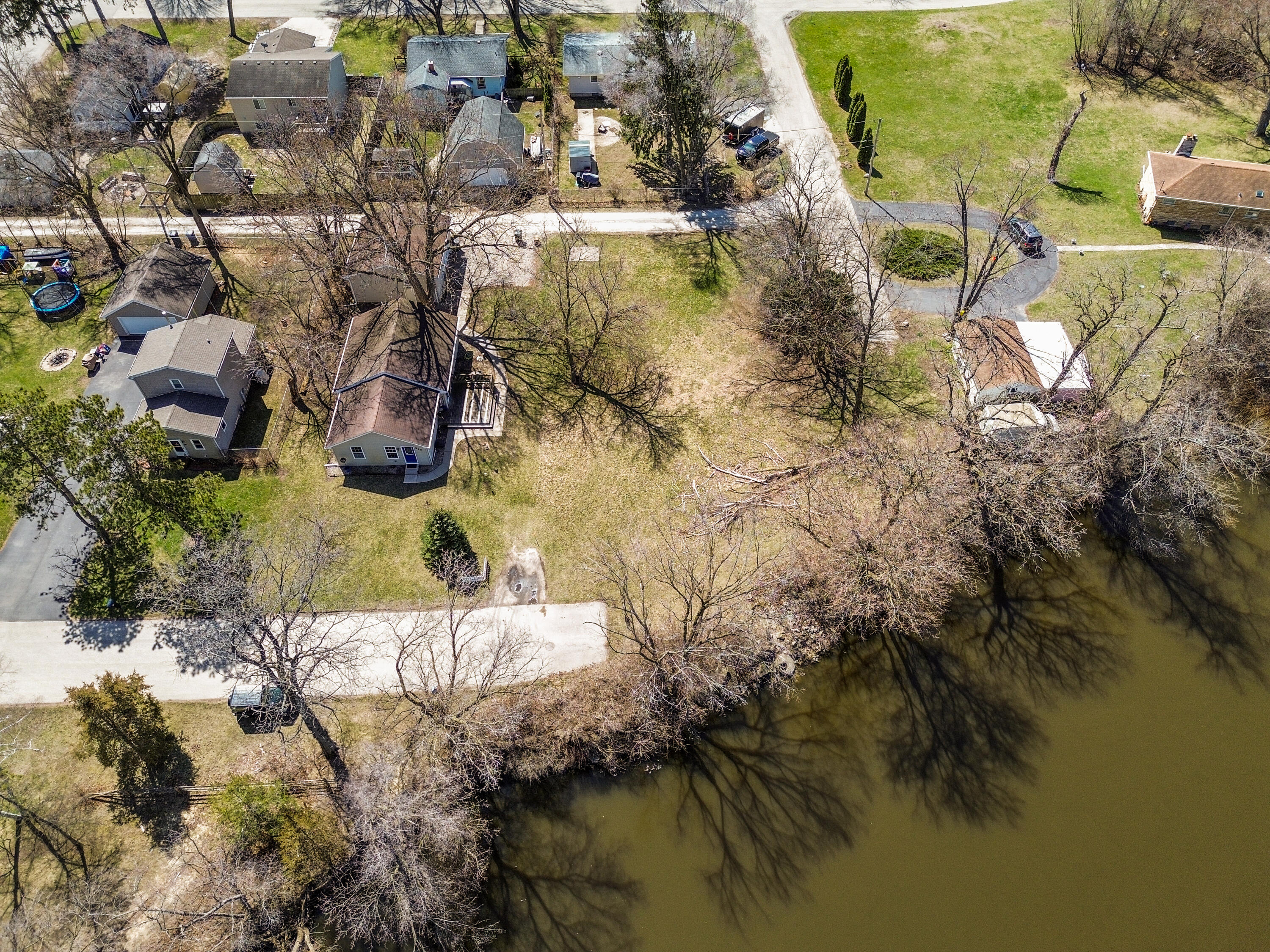 325 W Park St