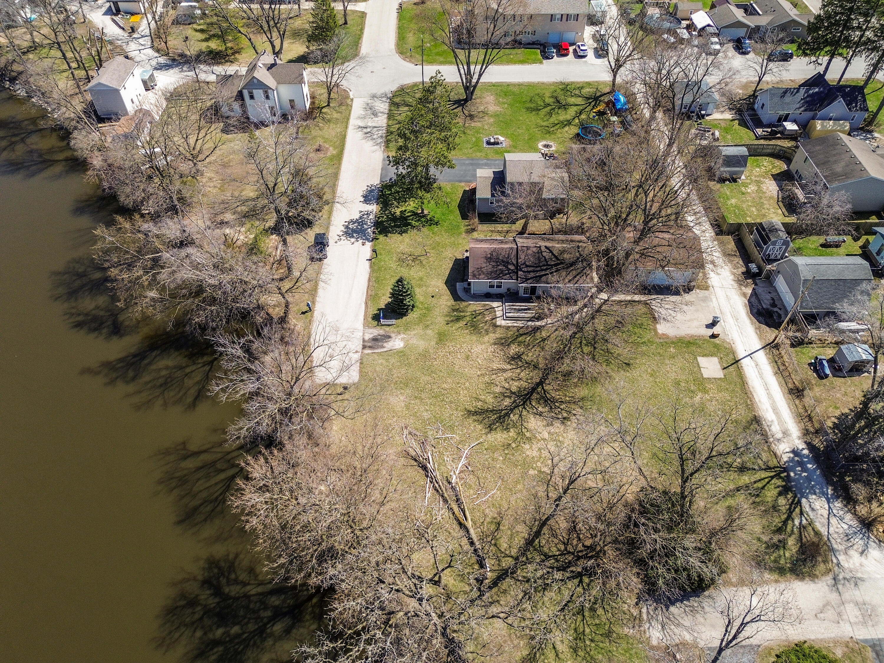 325 W Park St