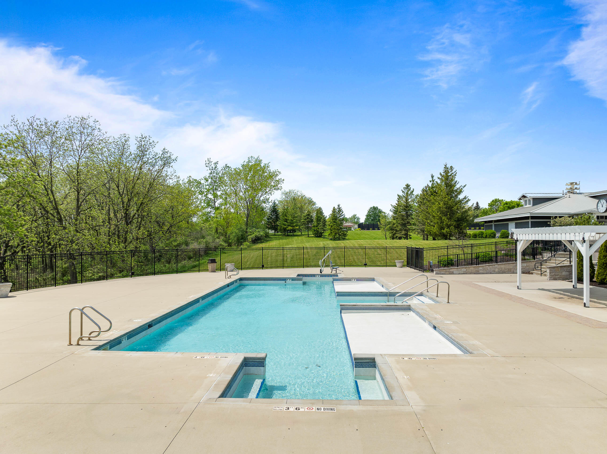 710 Geneva National Ave N Unit: 6-23