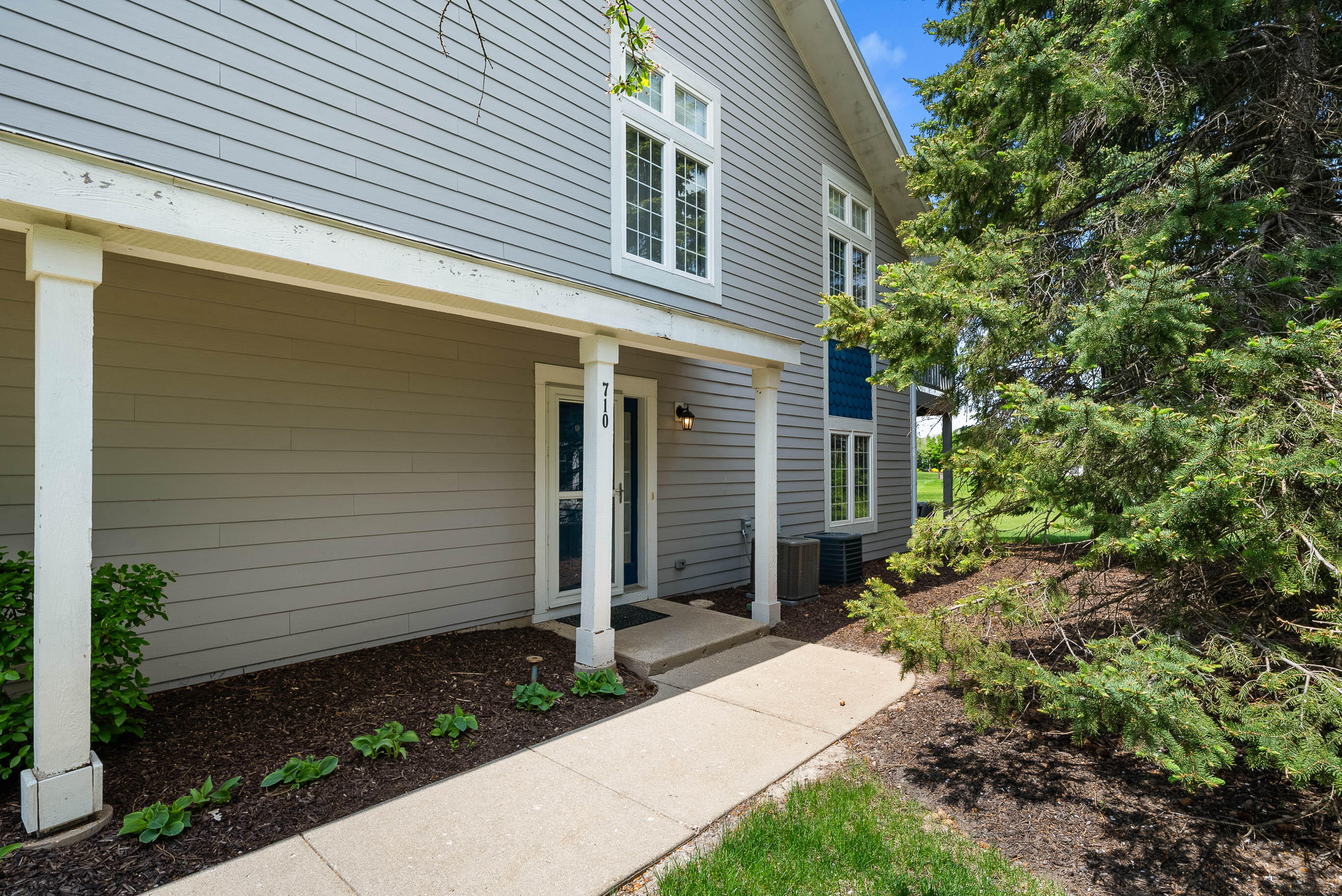 710 Geneva National Ave N Unit: 6-23