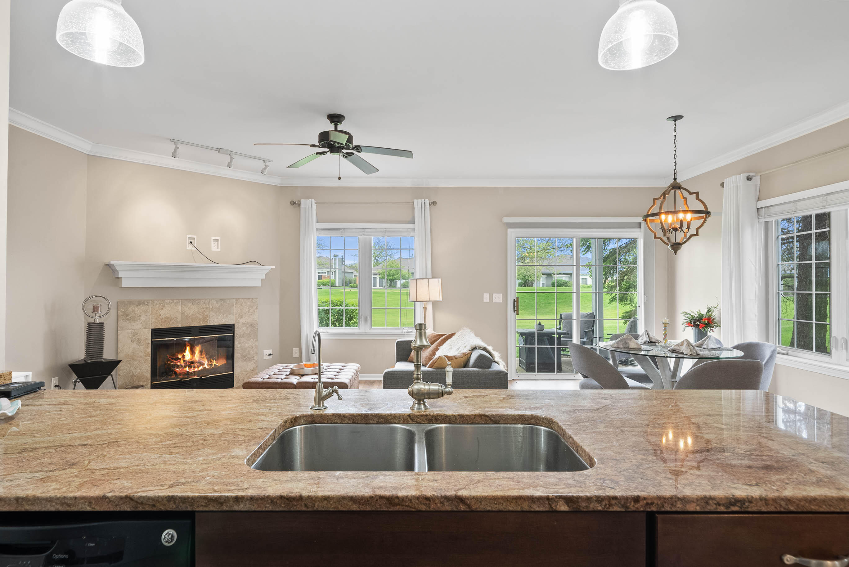 710 Geneva National Ave N Unit: 6-23