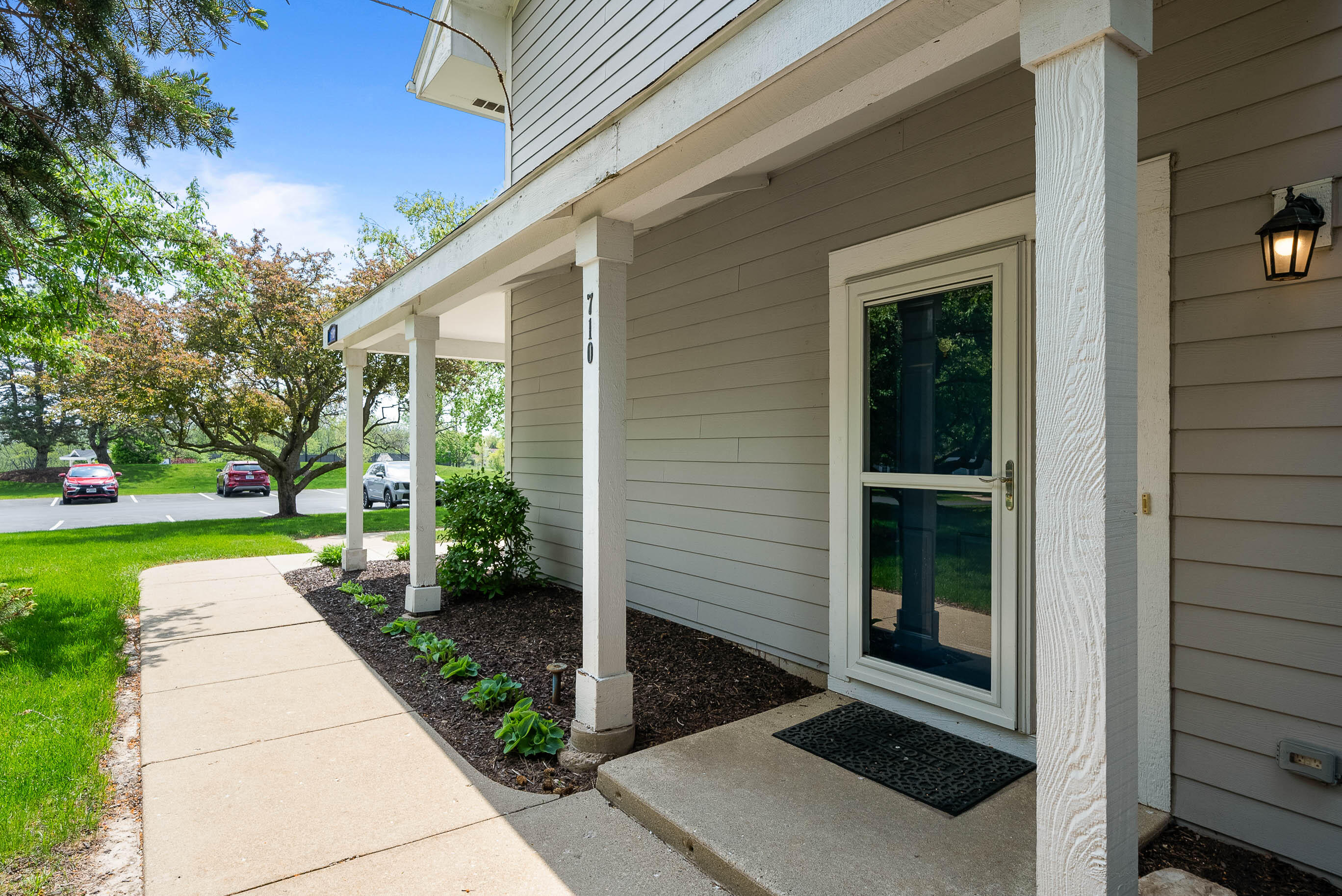 710 Geneva National Ave N Unit: 6-23