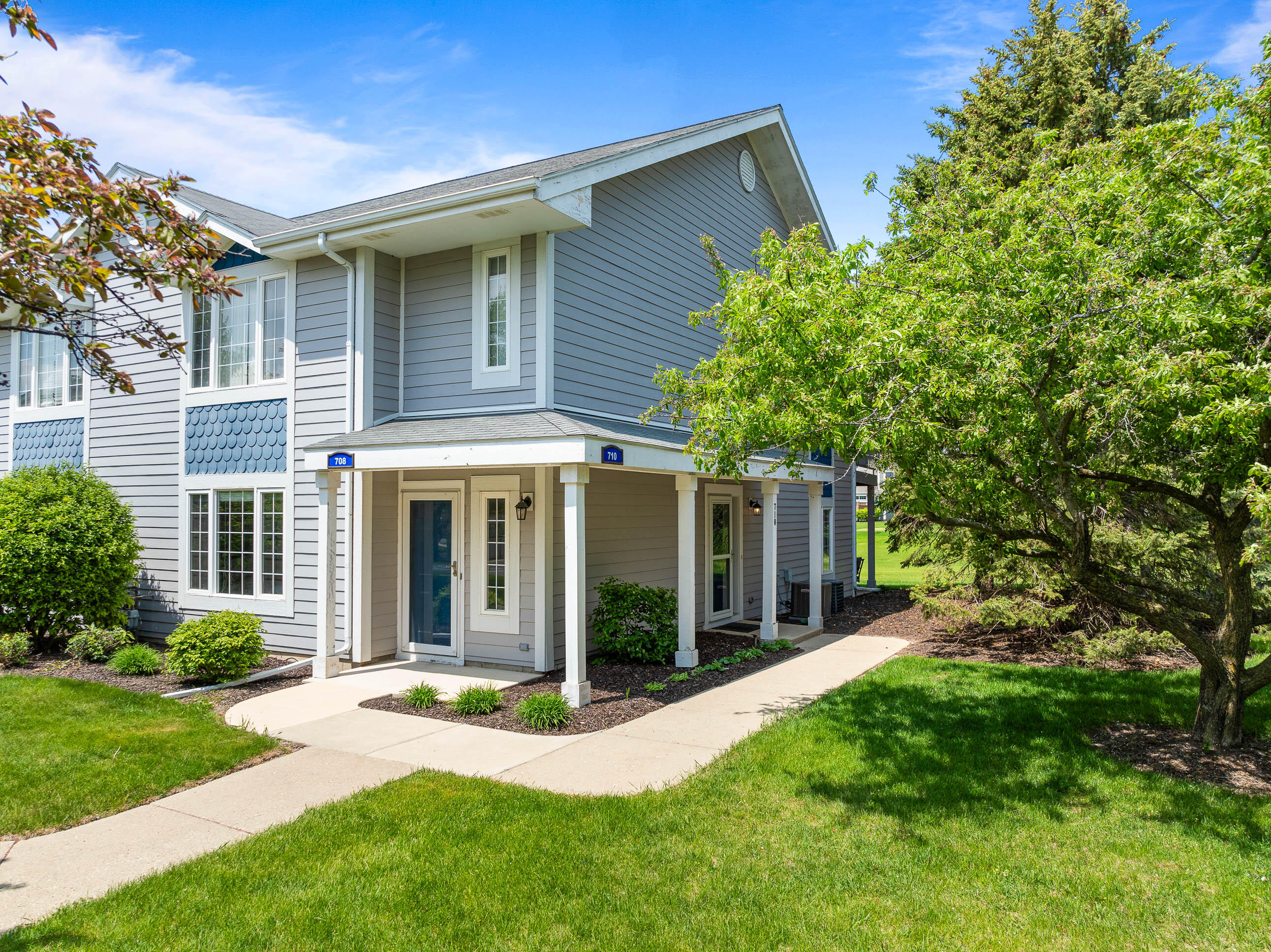 710 Geneva National Ave N Unit: 6-23