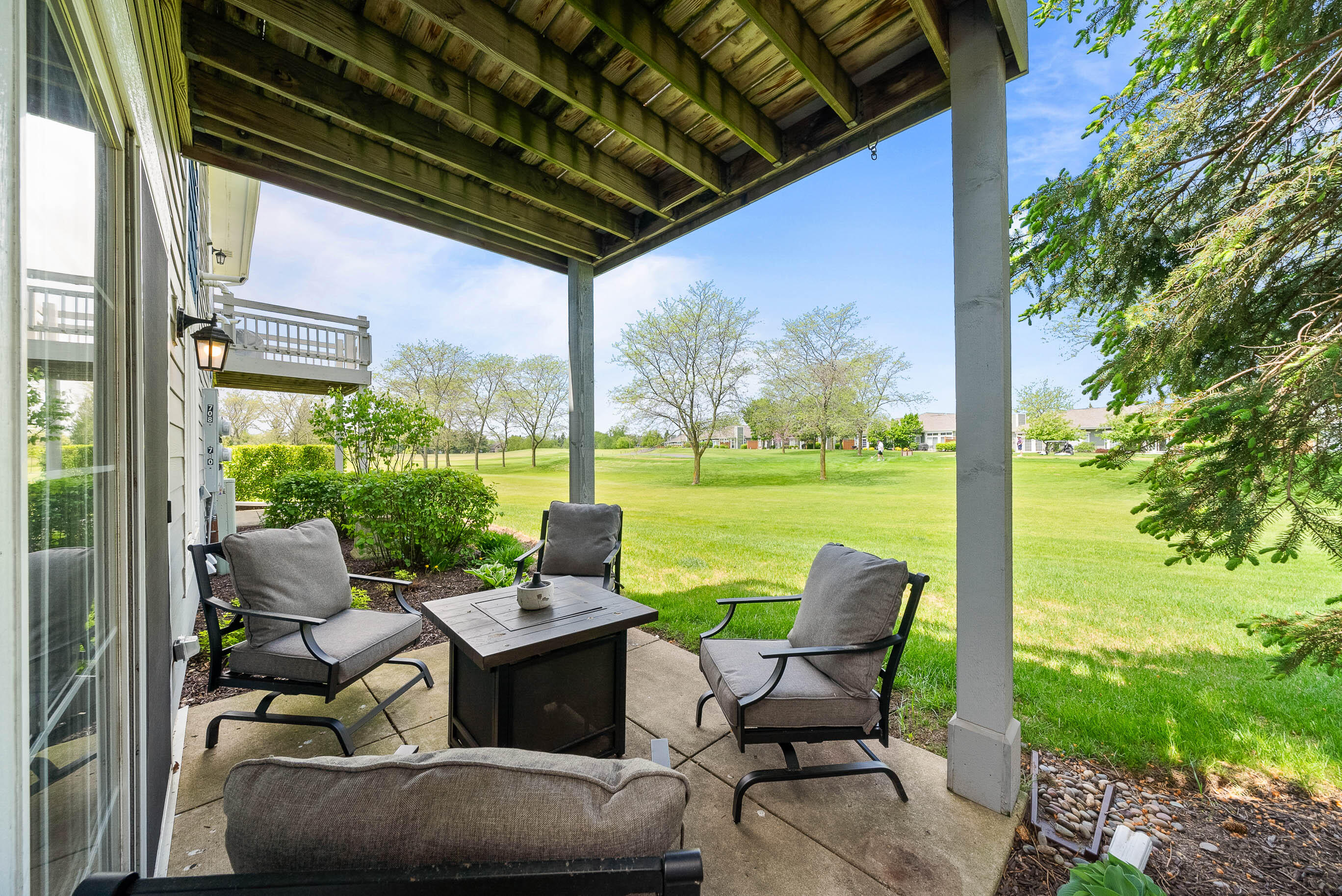 710 Geneva National Ave N Unit: 6-23